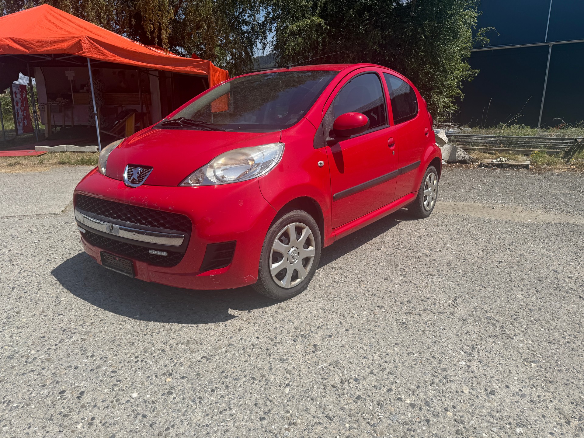 PEUGEOT 107 1.0 Swiss Edition-image-2
