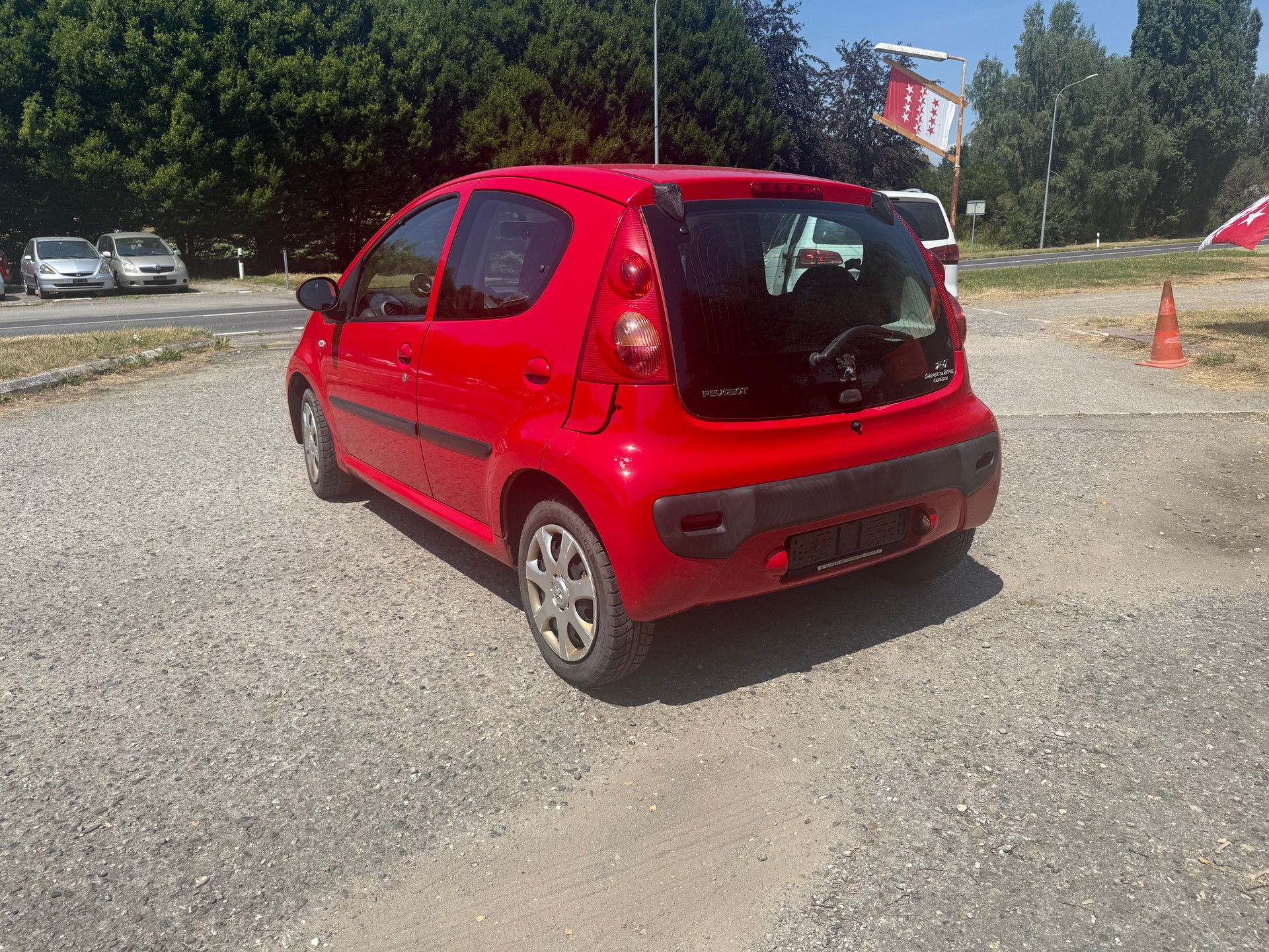 PEUGEOT 107 1.0 Swiss Edition-image-5