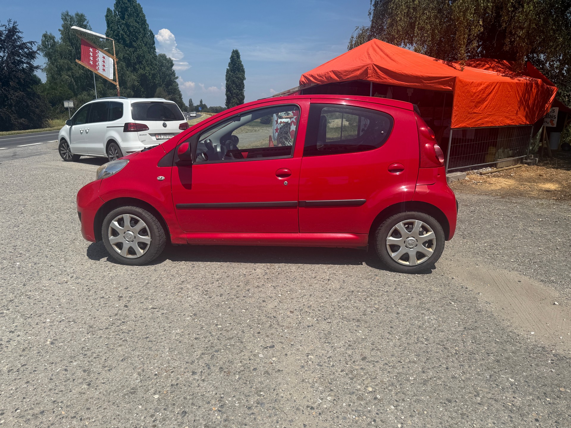 PEUGEOT 107 1.0 Swiss Edition-image-6