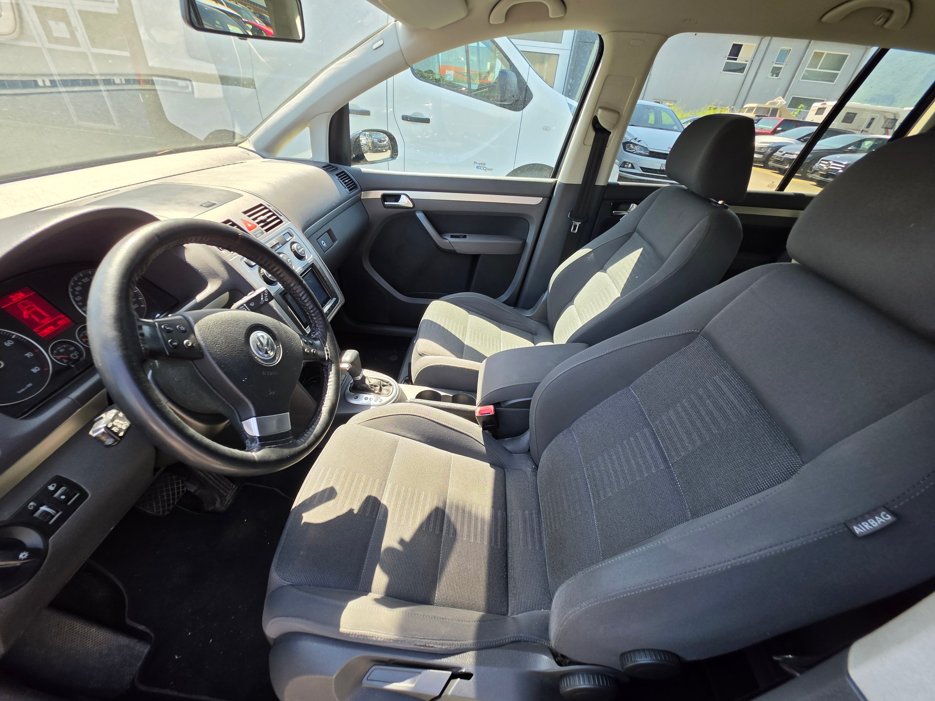 VW Touran 1.4 TSI Highline DSG-image-9