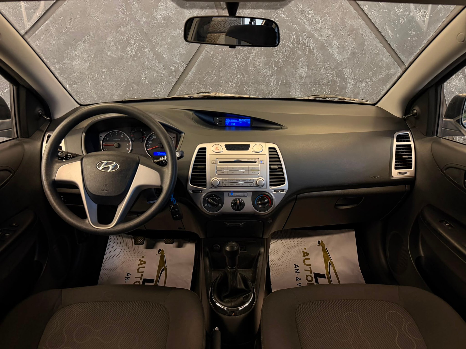 HYUNDAI i20 1.2 Comfort-image-8
