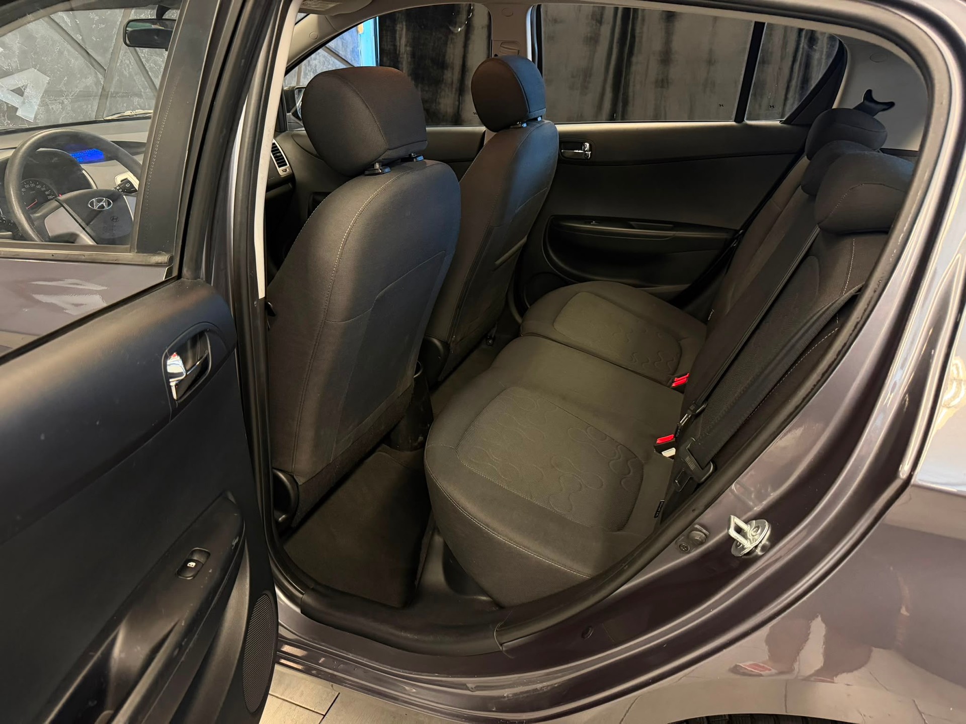 HYUNDAI i20 1.2 Comfort-image-12