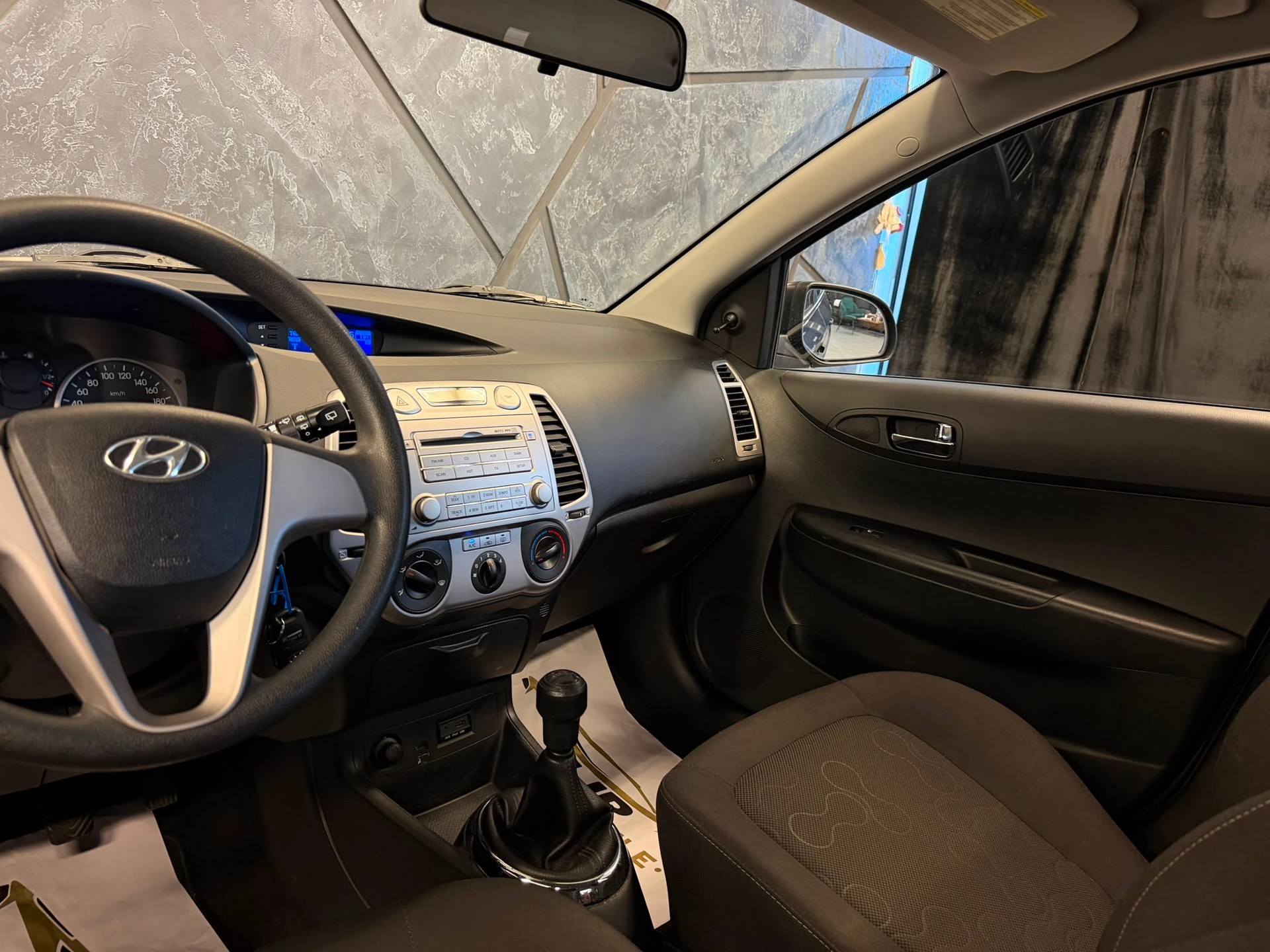 HYUNDAI i20 1.2 Comfort-image-11