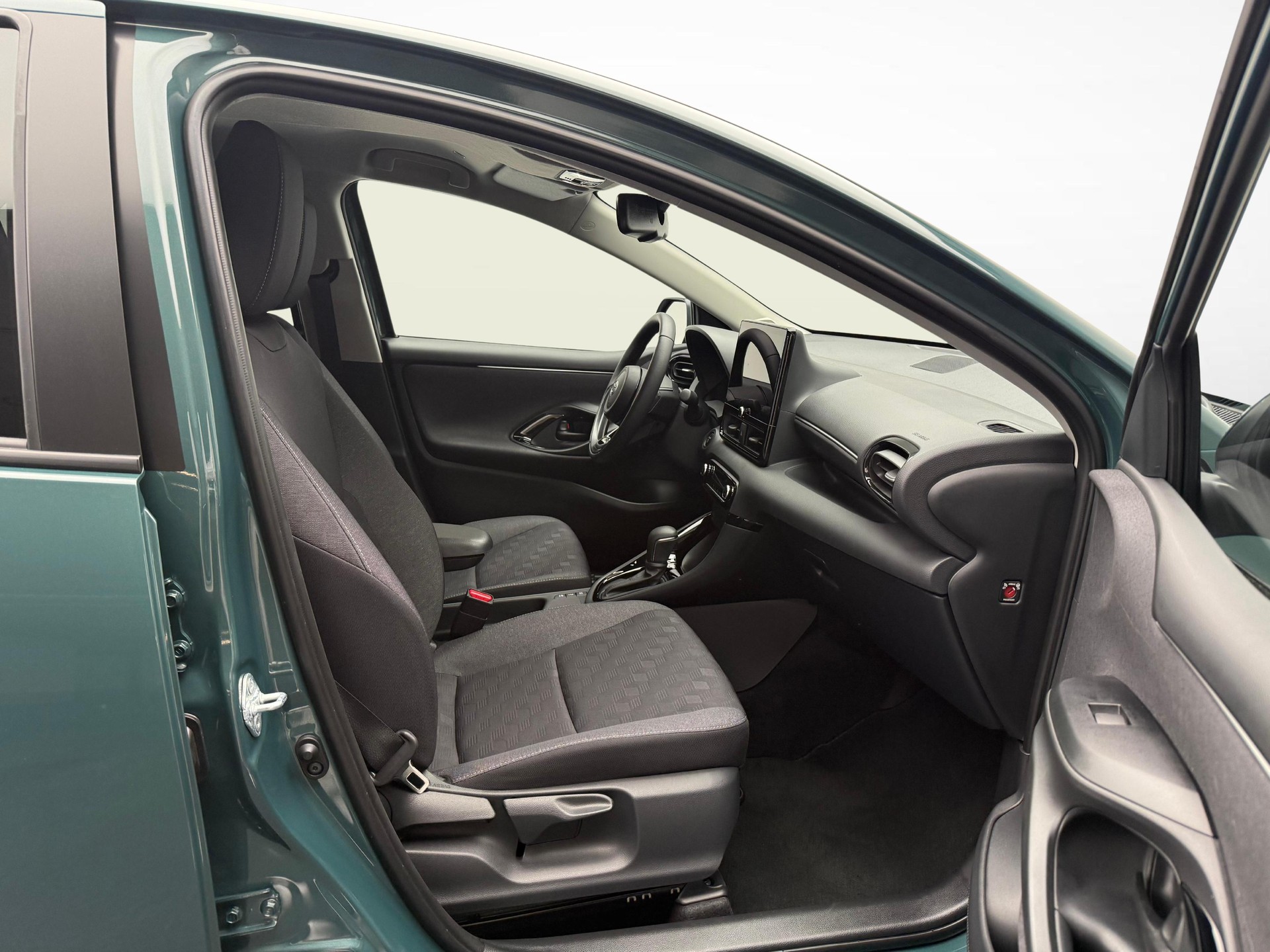 TOYOTA Yaris 1.5 VVT-i HSD Trend-image-9