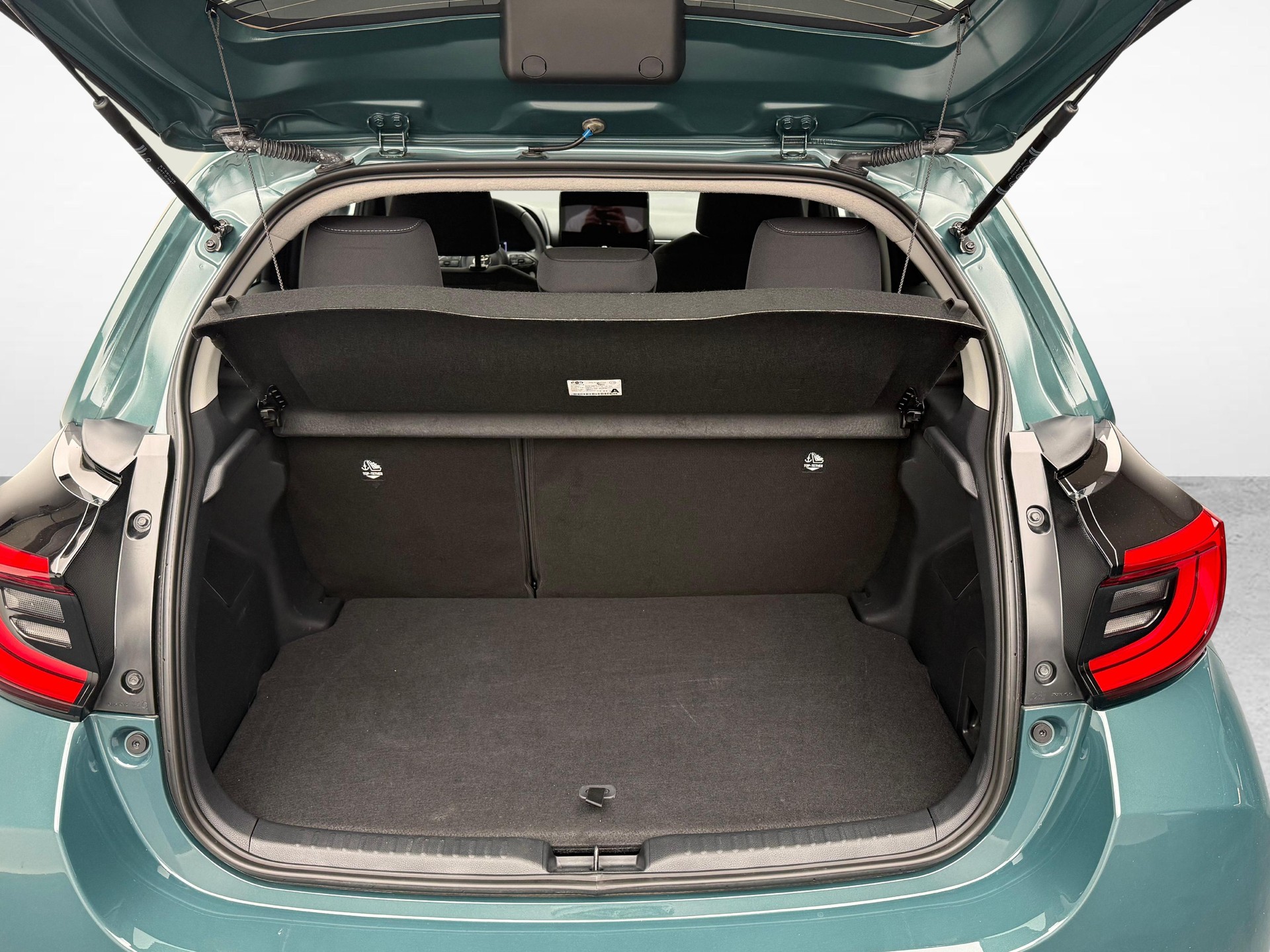 TOYOTA Yaris 1.5 VVT-i HSD Trend-image-11