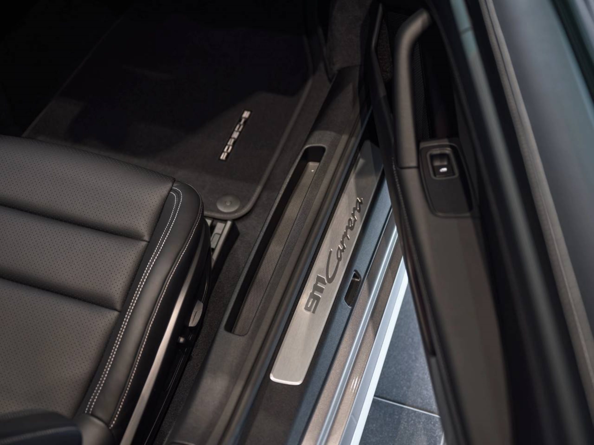 PORSCHE 911 Carrera Cabriolet-image-29
