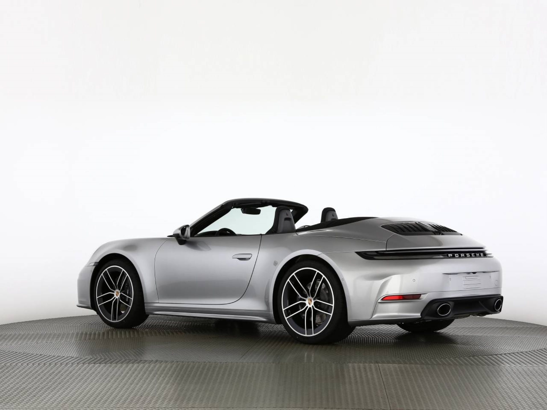 PORSCHE 911 Carrera Cabriolet-image-7