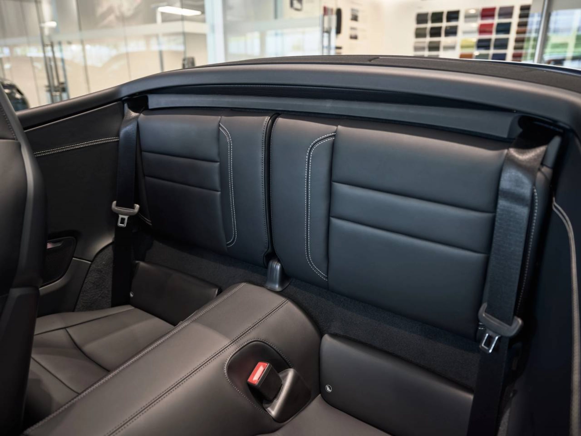 PORSCHE 911 Carrera Cabriolet-image-25