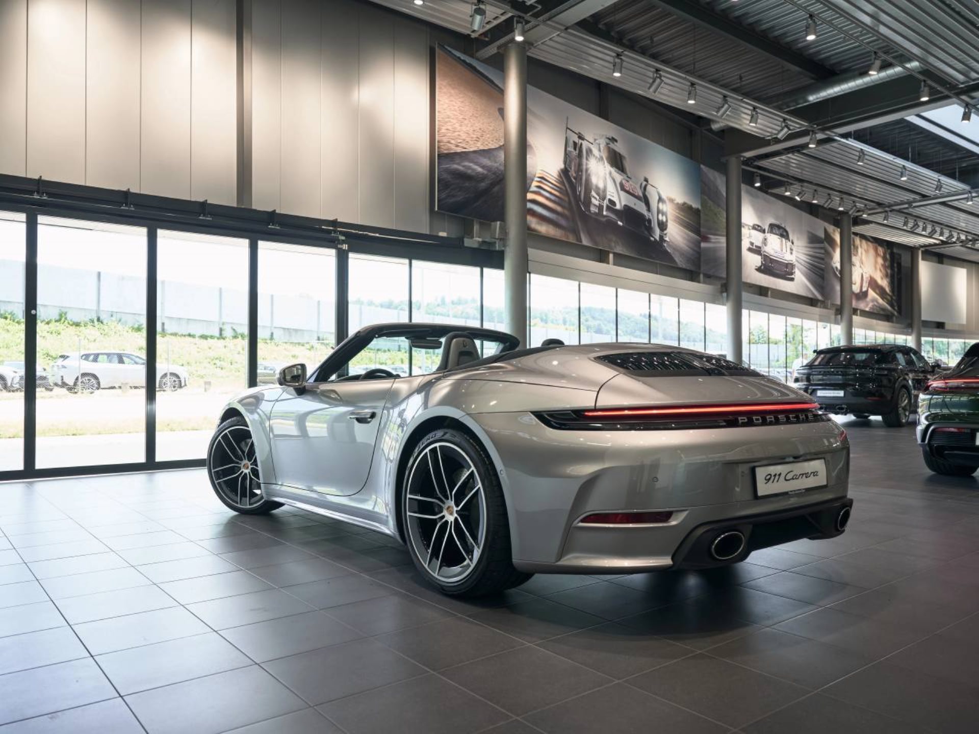 PORSCHE 911 Carrera Cabriolet-image-6