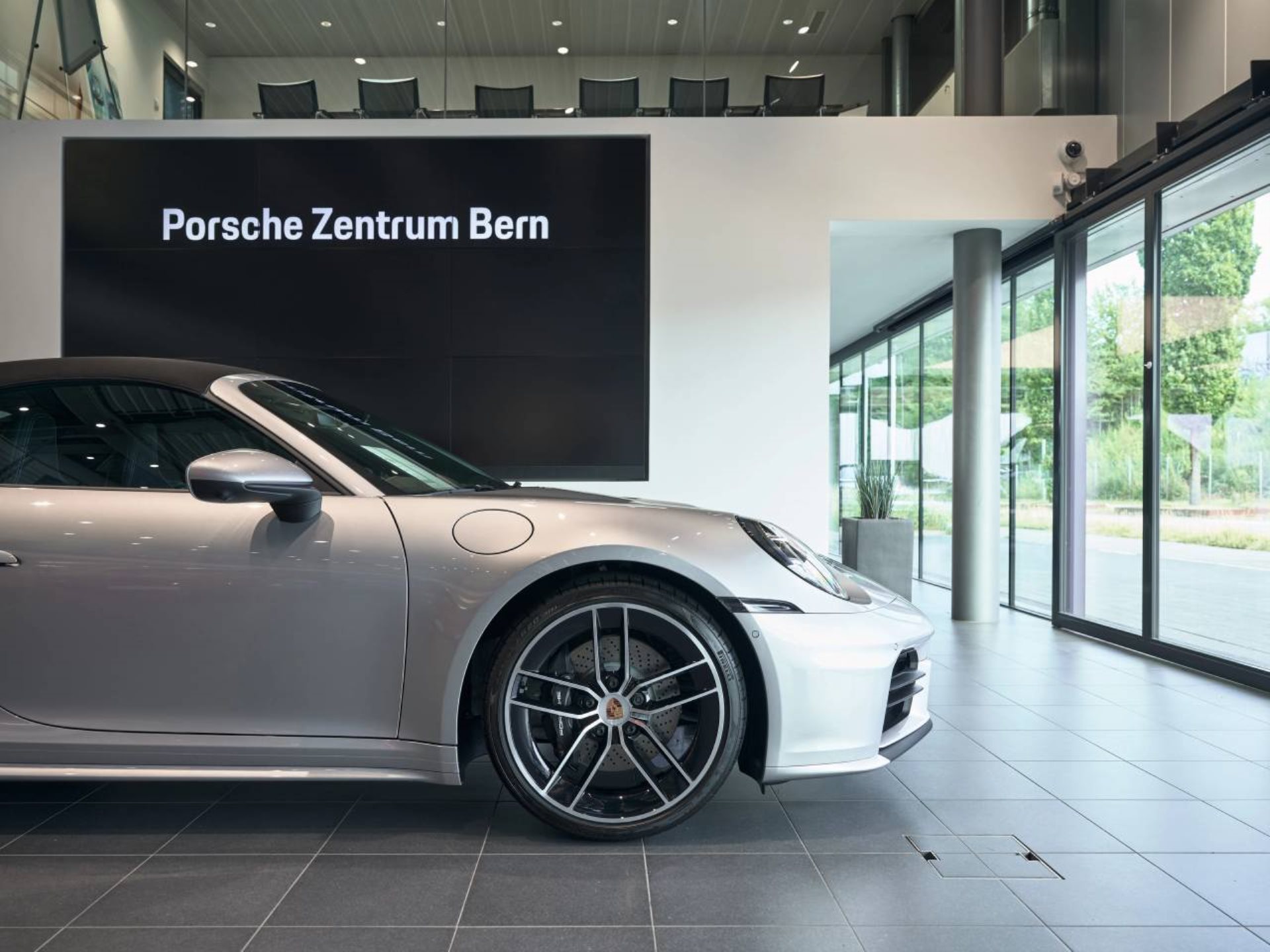 PORSCHE 911 Carrera Cabriolet-image-19
