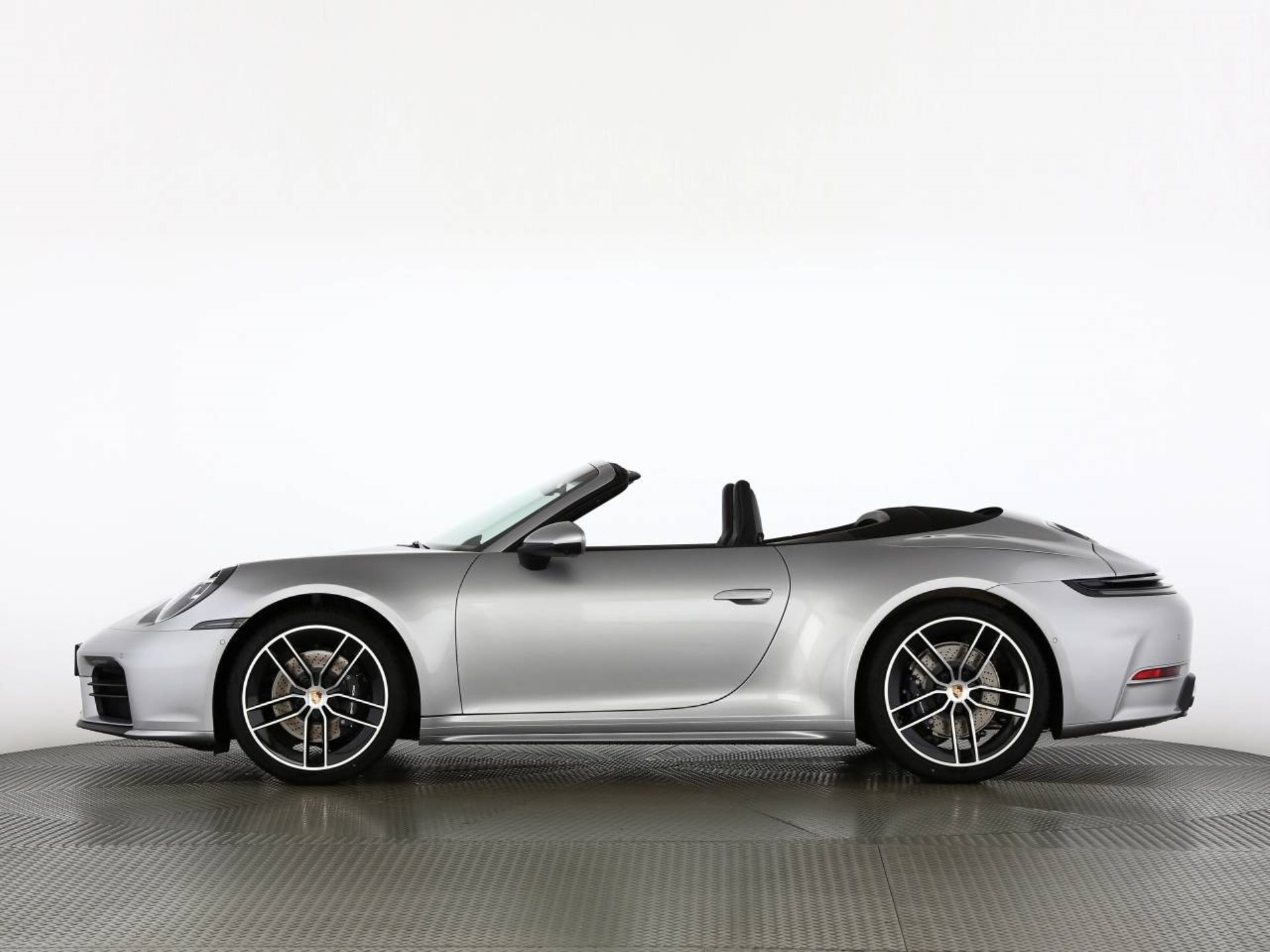 PORSCHE 911 Carrera Cabriolet-image-9