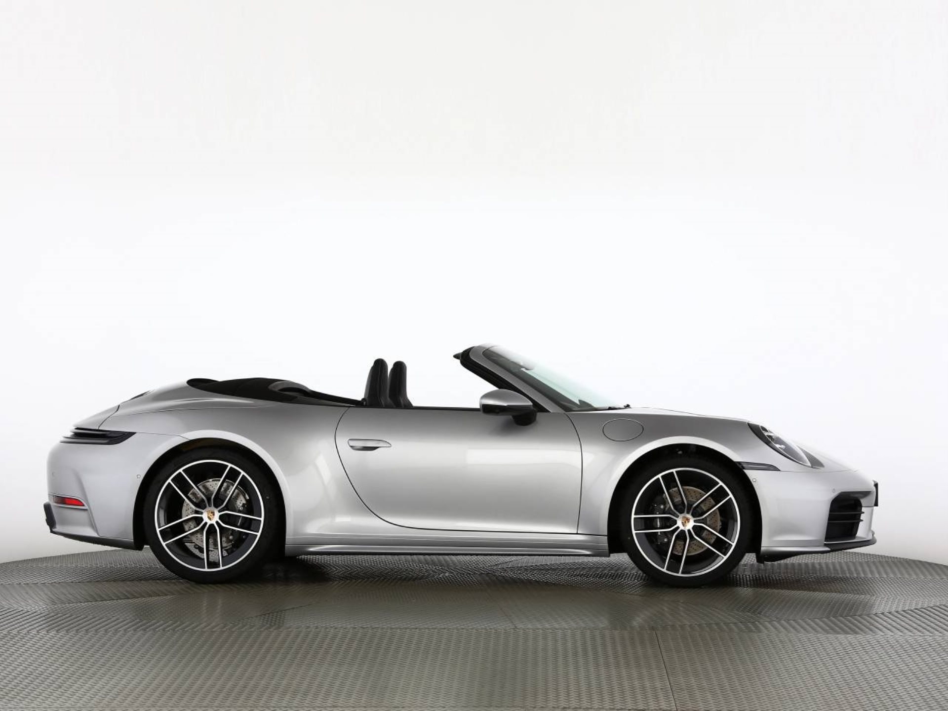 PORSCHE 911 Carrera Cabriolet-image-1