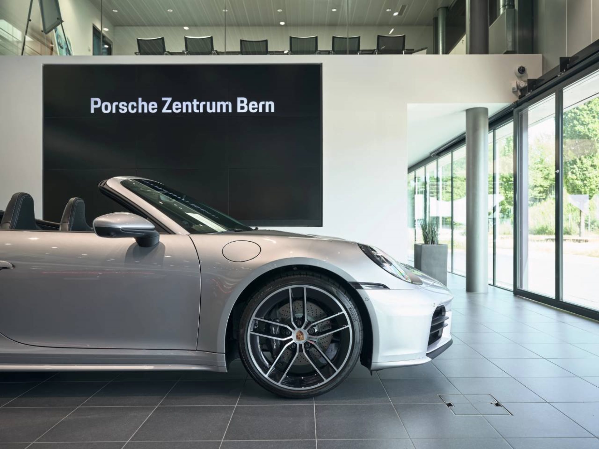 PORSCHE 911 Carrera Cabriolet-image-17