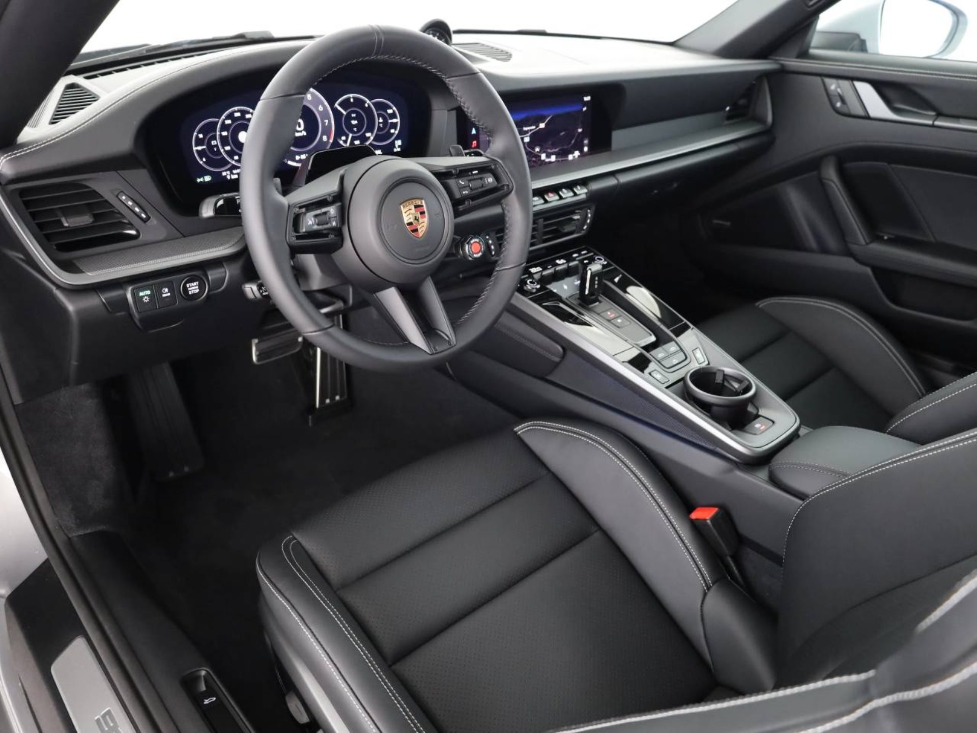 PORSCHE 911 Carrera Cabriolet-image-3