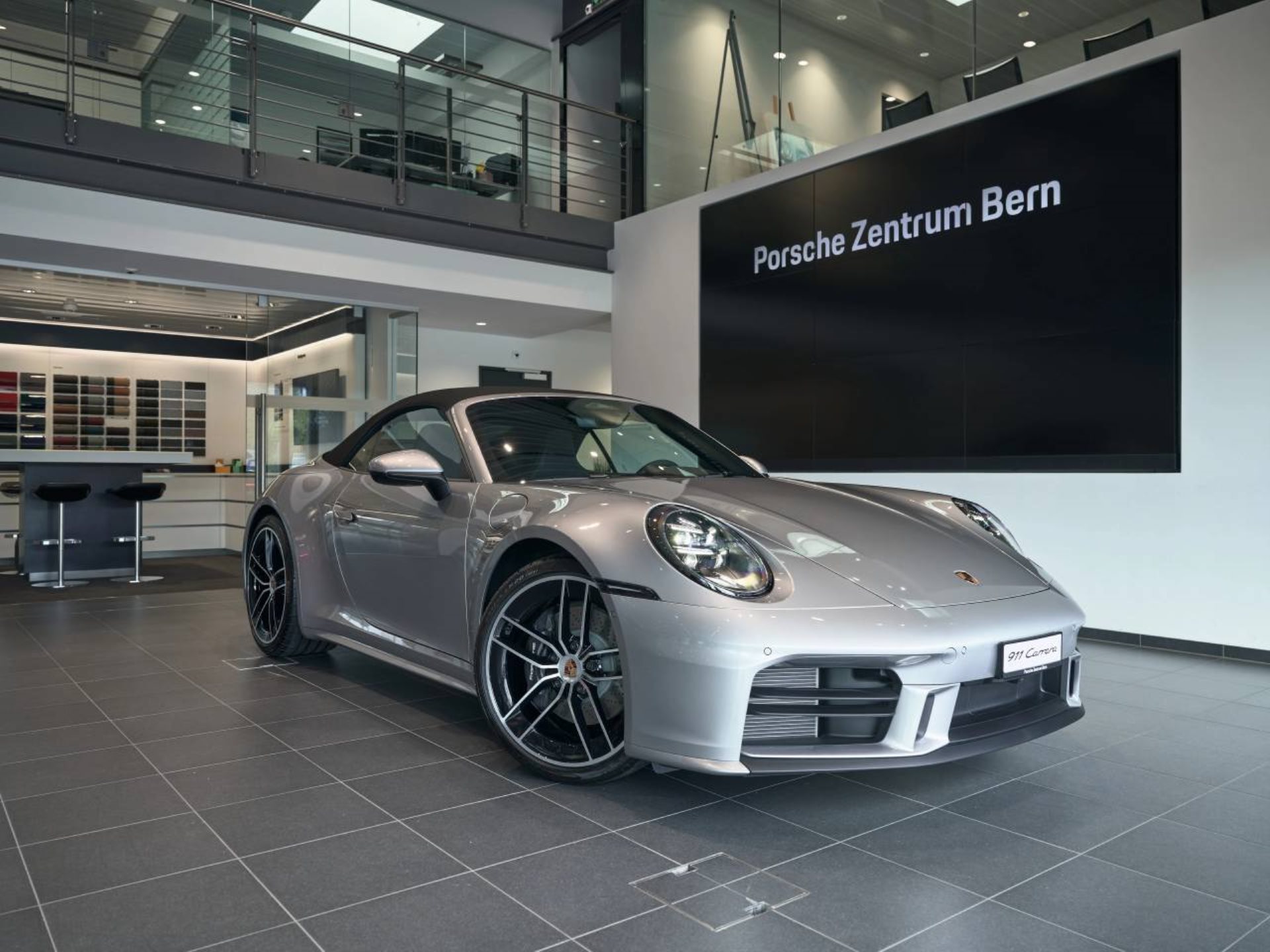 PORSCHE 911 Carrera Cabriolet-image-9