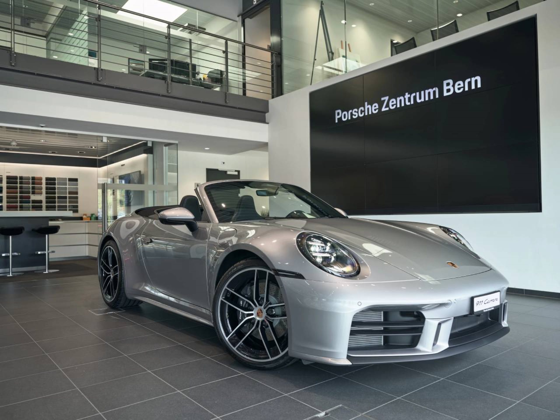 PORSCHE 911 Carrera Cabriolet-image-0