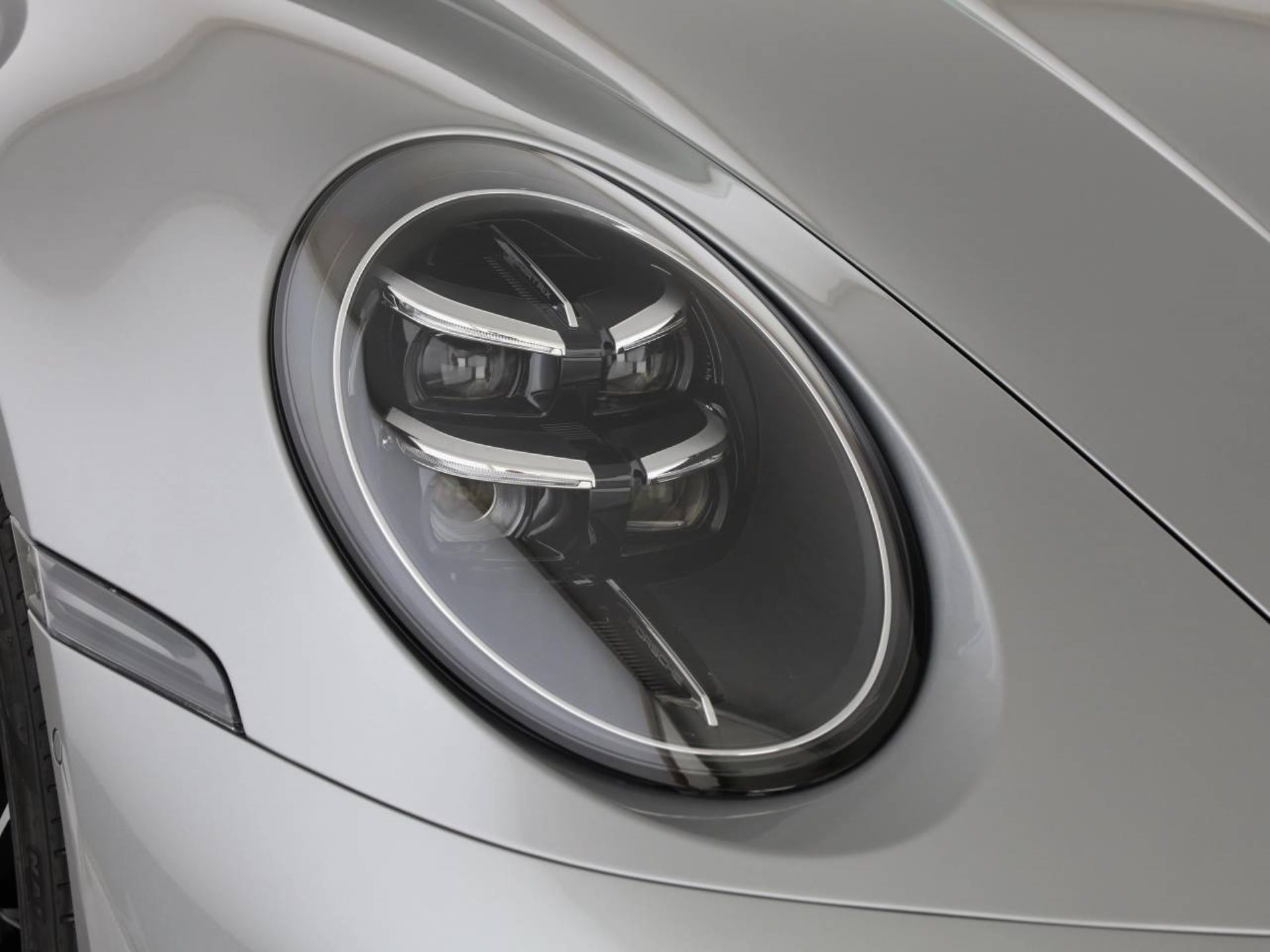 PORSCHE 911 Carrera Cabriolet-image-23