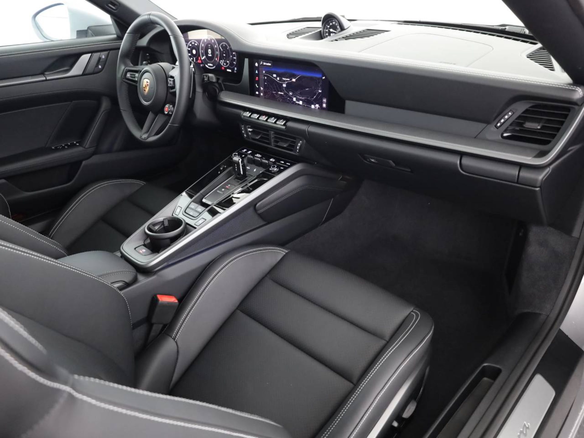 PORSCHE 911 Carrera Cabriolet-image-19