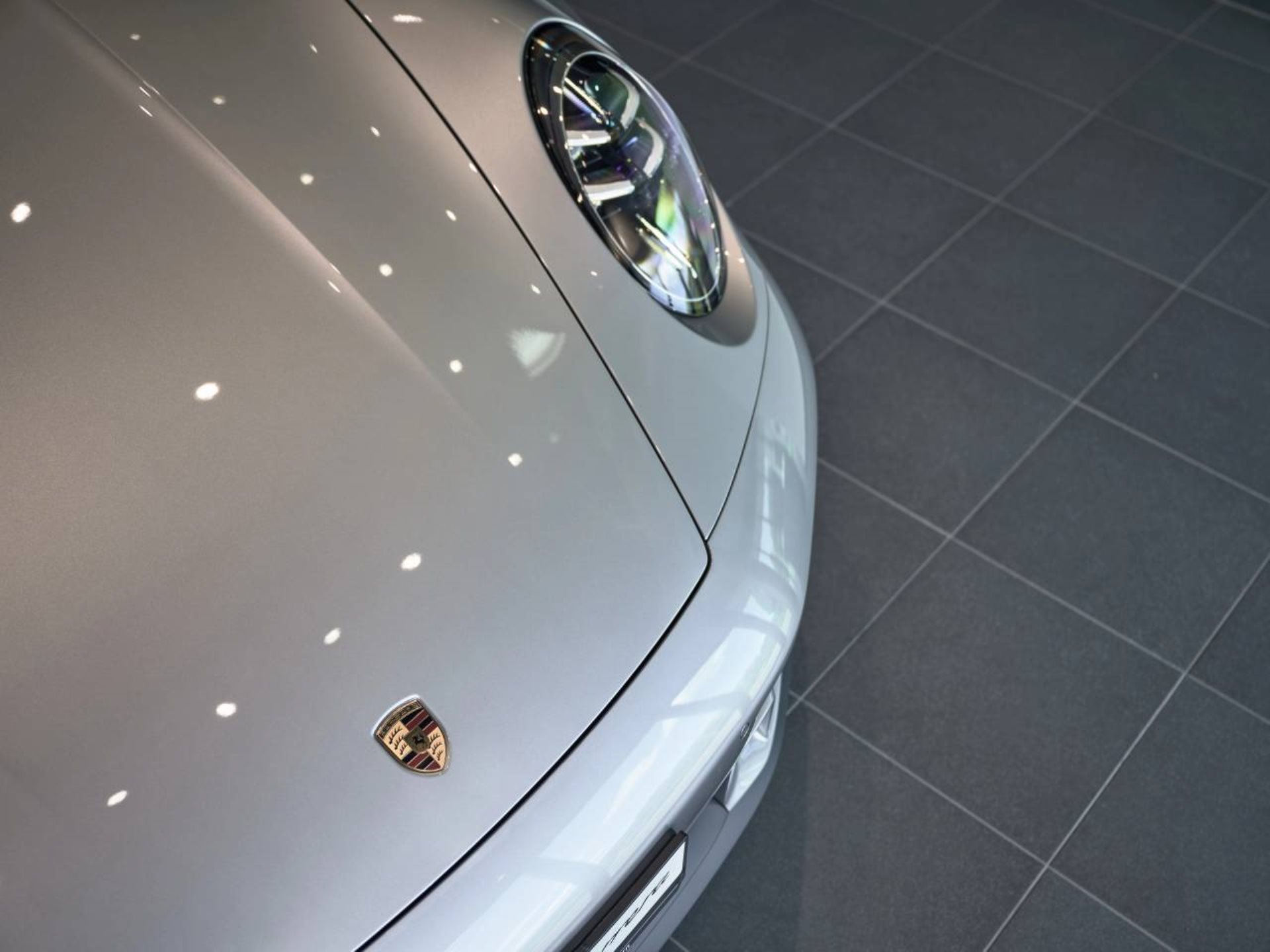 PORSCHE 911 Carrera Cabriolet-image-31