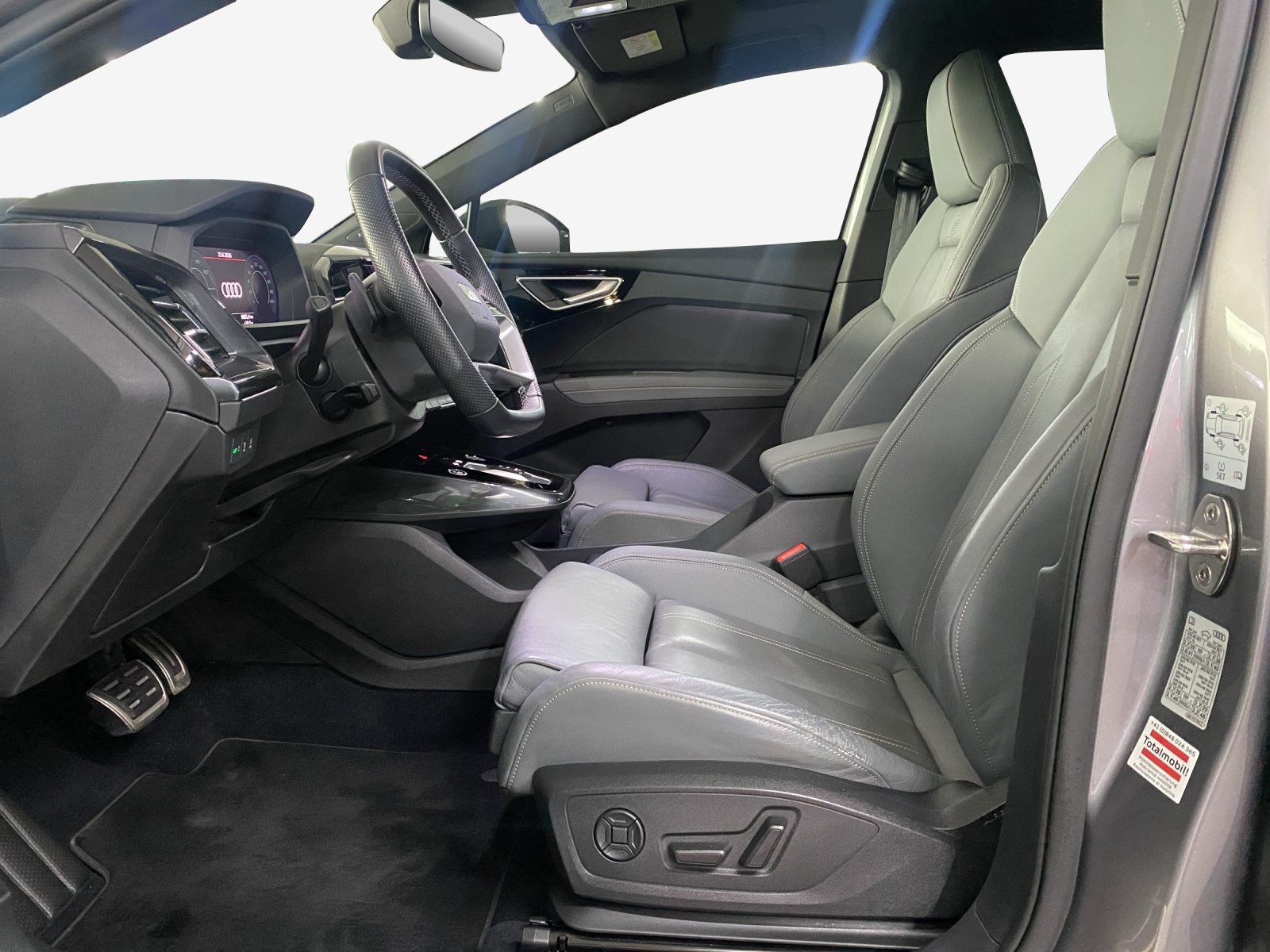 AUDI Q4 e-tron 50 quattro-image-8