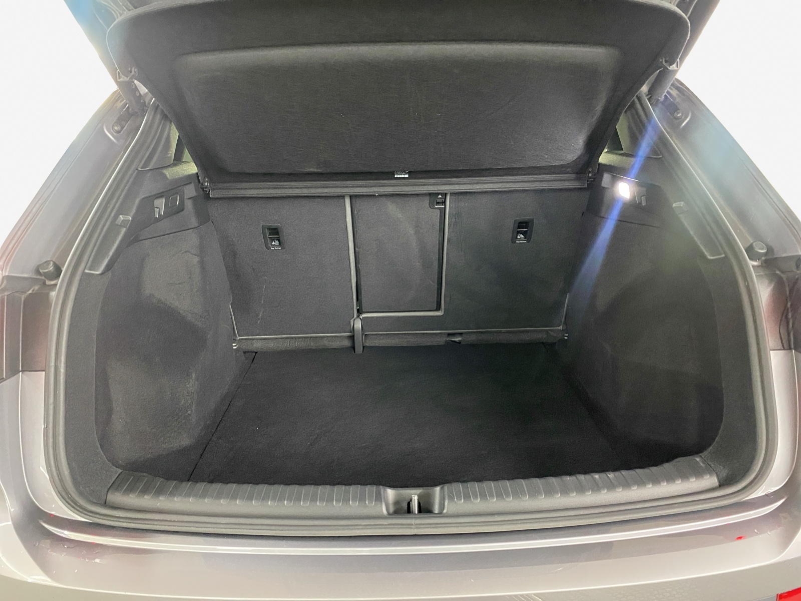 AUDI Q4 e-tron 50 quattro-image-13