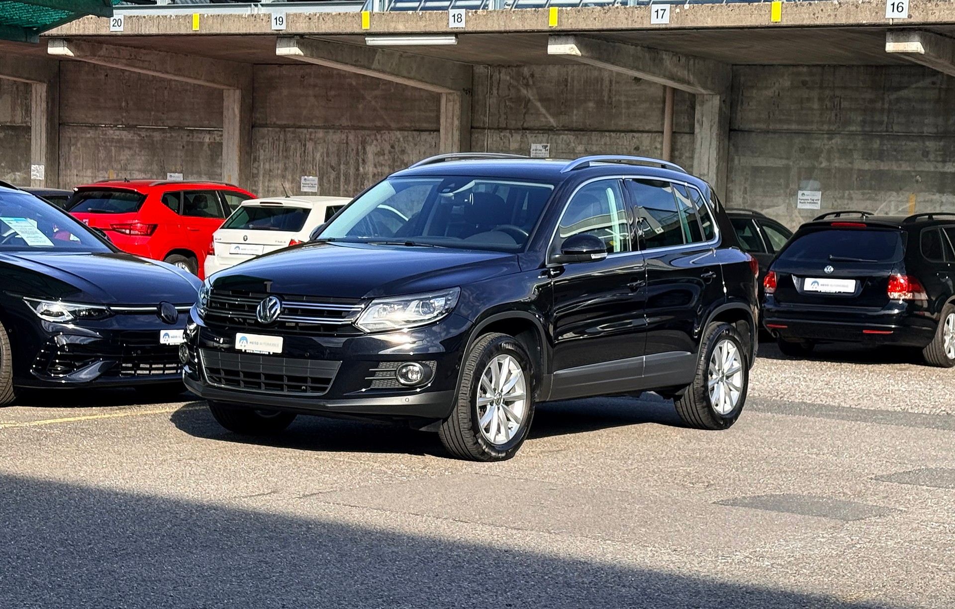 VW Tiguan 2.0 TDI Lounge 4Motion DSG Automat-image-0