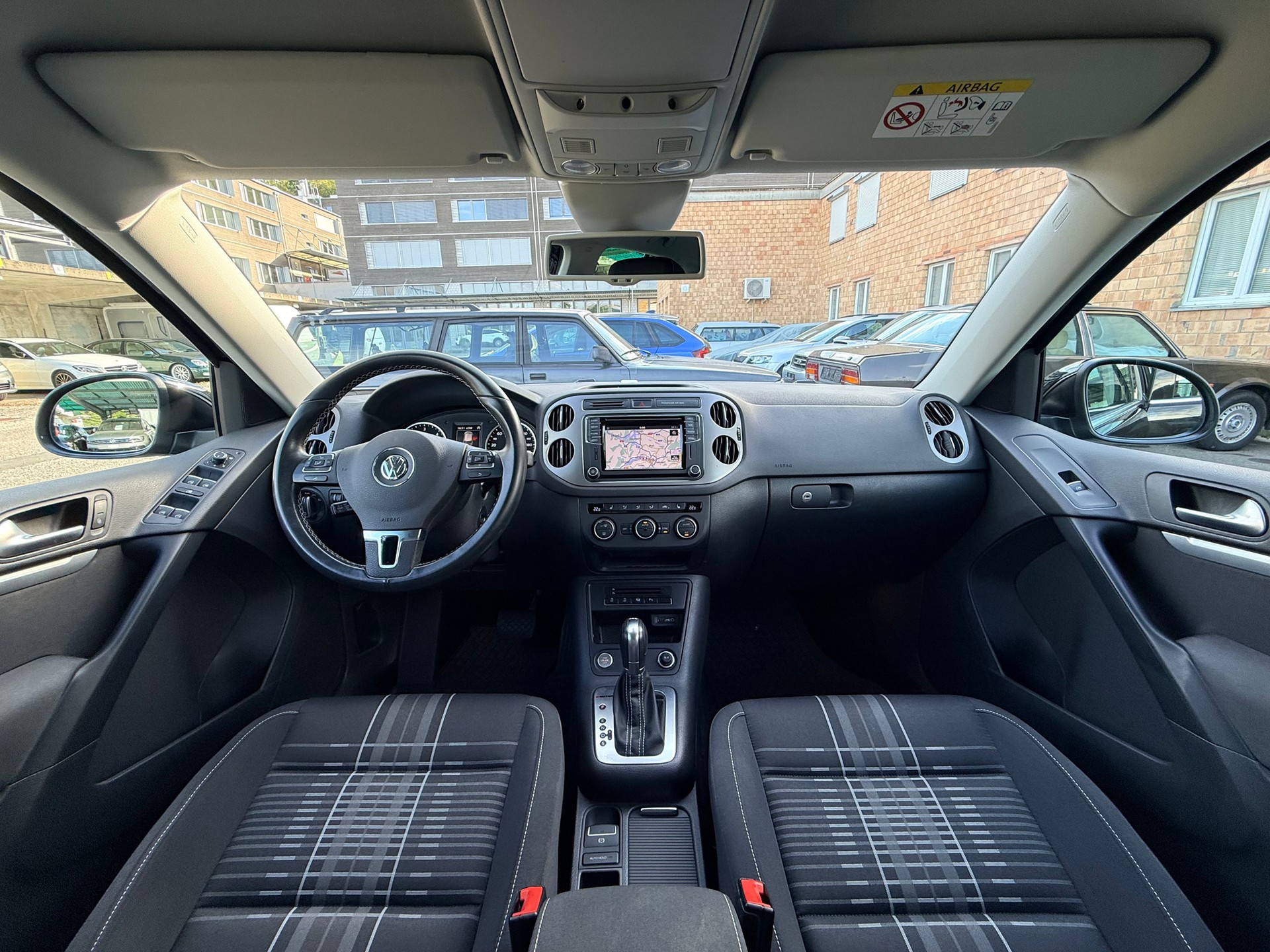 VW Tiguan 2.0 TDI Lounge 4Motion DSG Automat-image-7