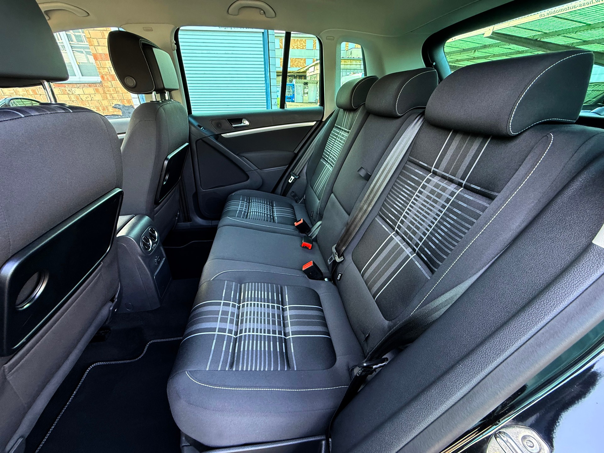 VW Tiguan 2.0 TDI Lounge 4Motion DSG Automat-image-19