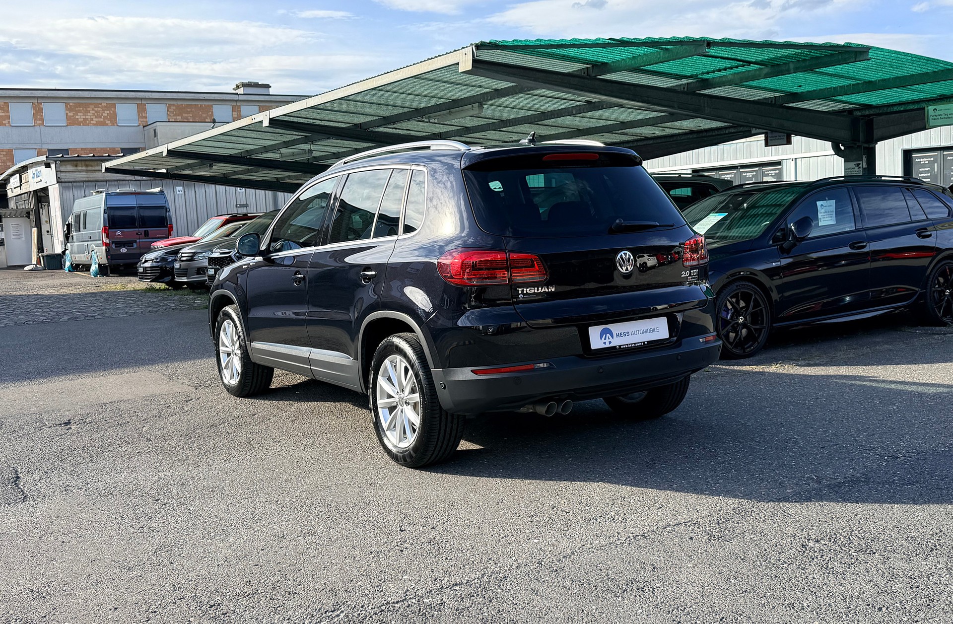VW Tiguan 2.0 TDI Lounge 4Motion DSG Automat-image-3
