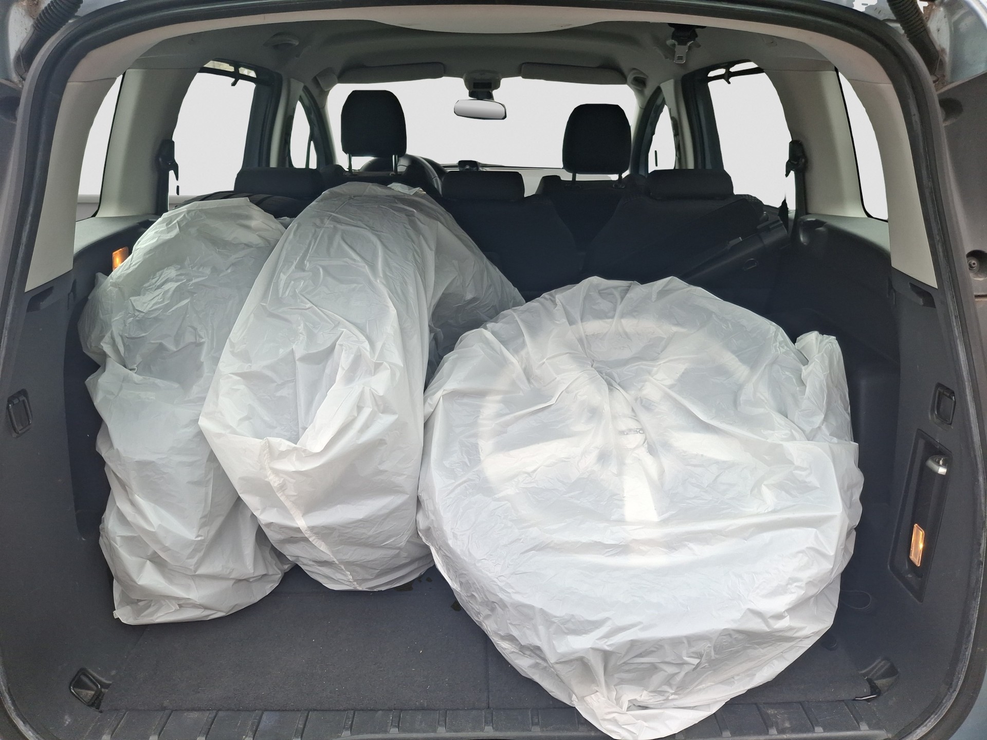 PEUGEOT 5008 1.6 16V T Sport Pack-image-4