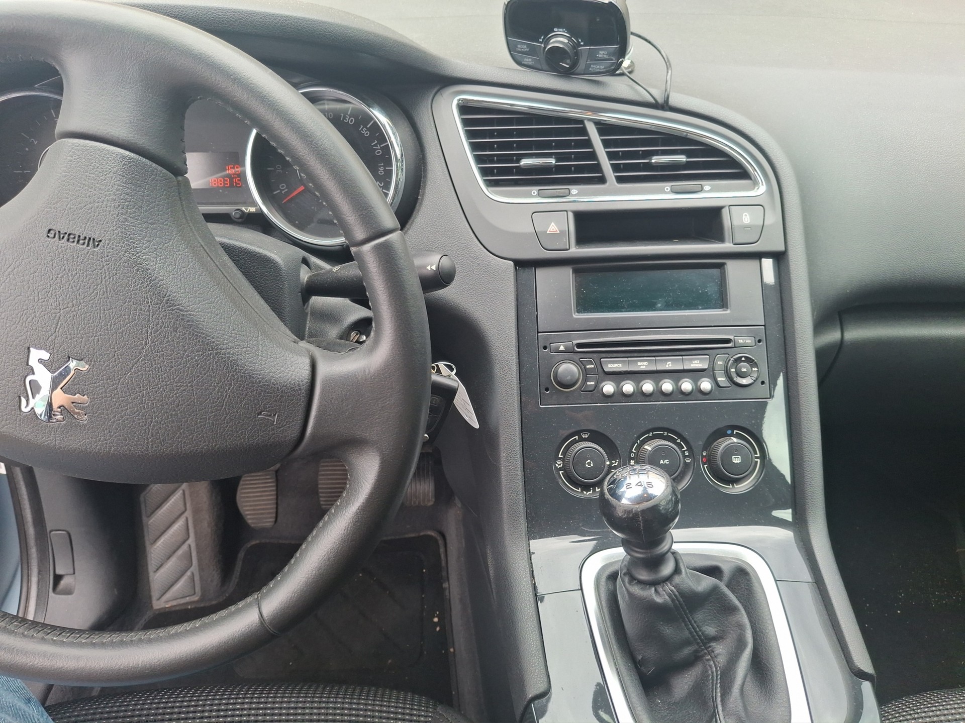 PEUGEOT 5008 1.6 16V T Sport Pack-image-7