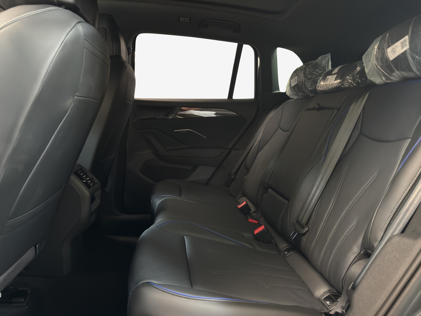 VW Tiguan 2.0 TSI DSG R-Line Plus 4Motion-image-11