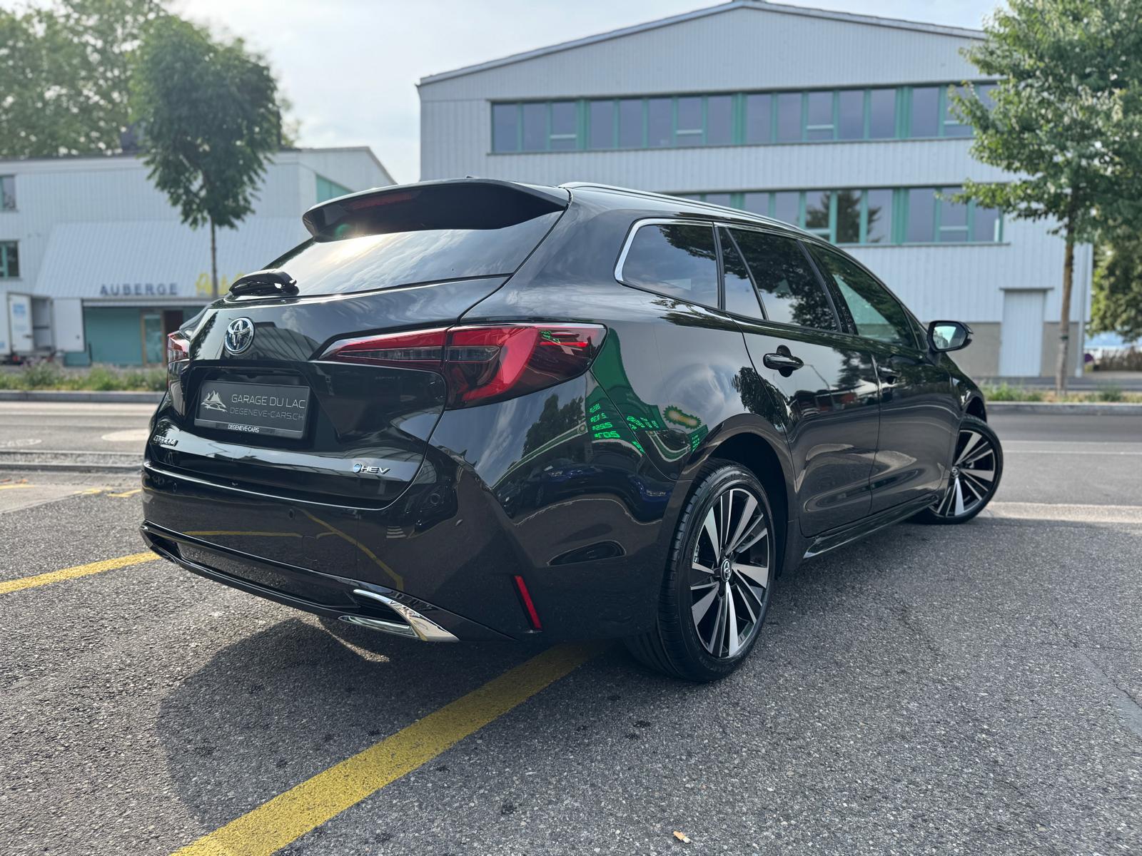 TOYOTA Corolla Touring Sports 1.8 HSD Trend e-CVT-image-3