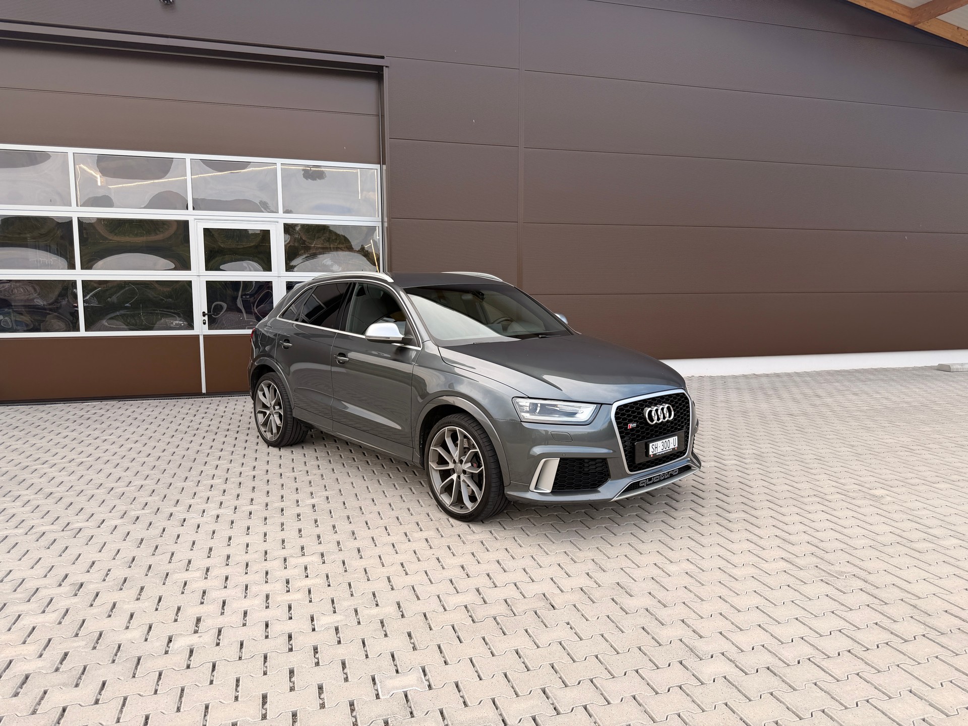 AUDI RS Q3 2.5 TFSI quattro S-tronic-image-0