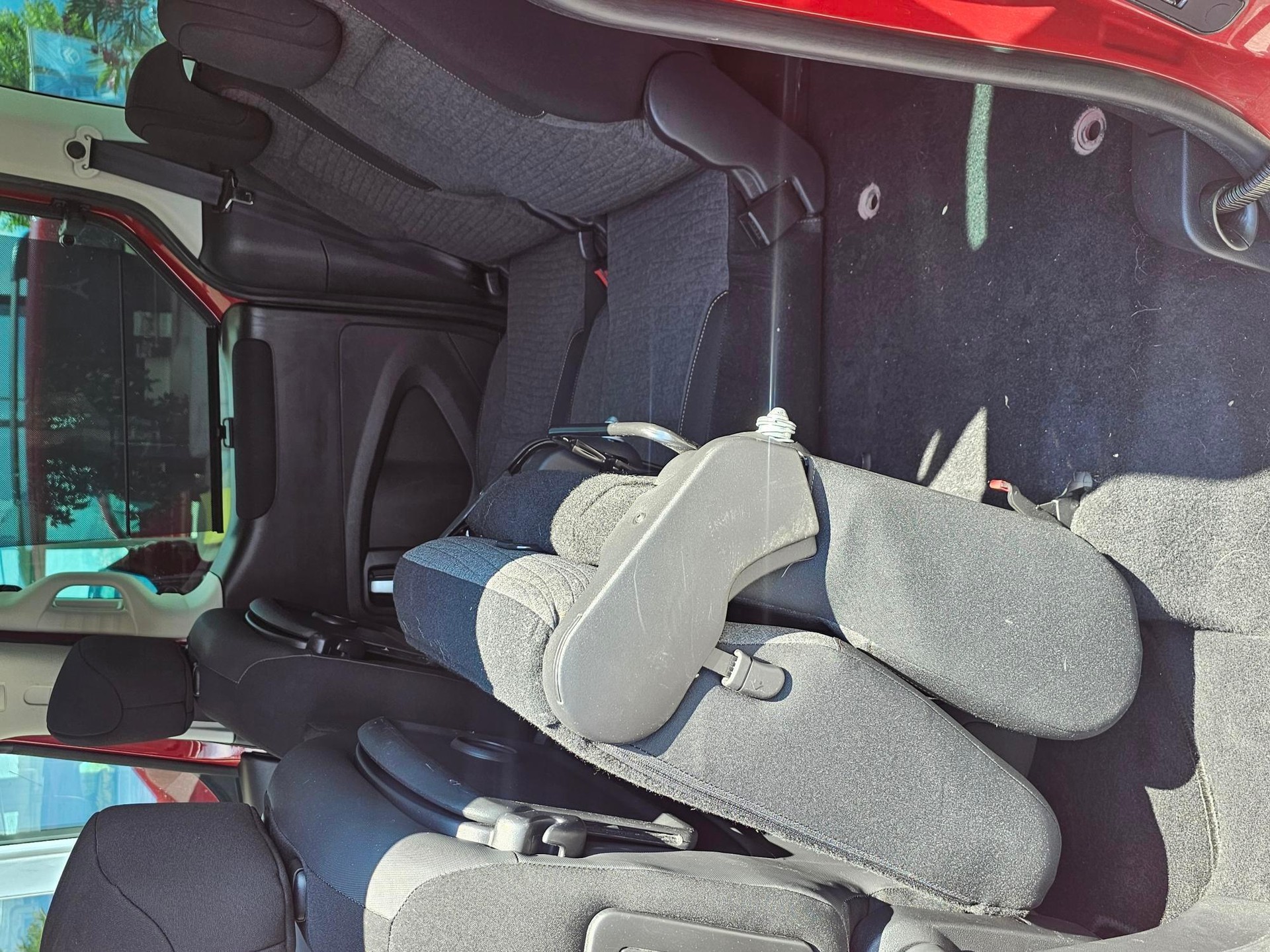 CITROEN Berlingo 1.6i BlueHDi Shine ETG-image-13