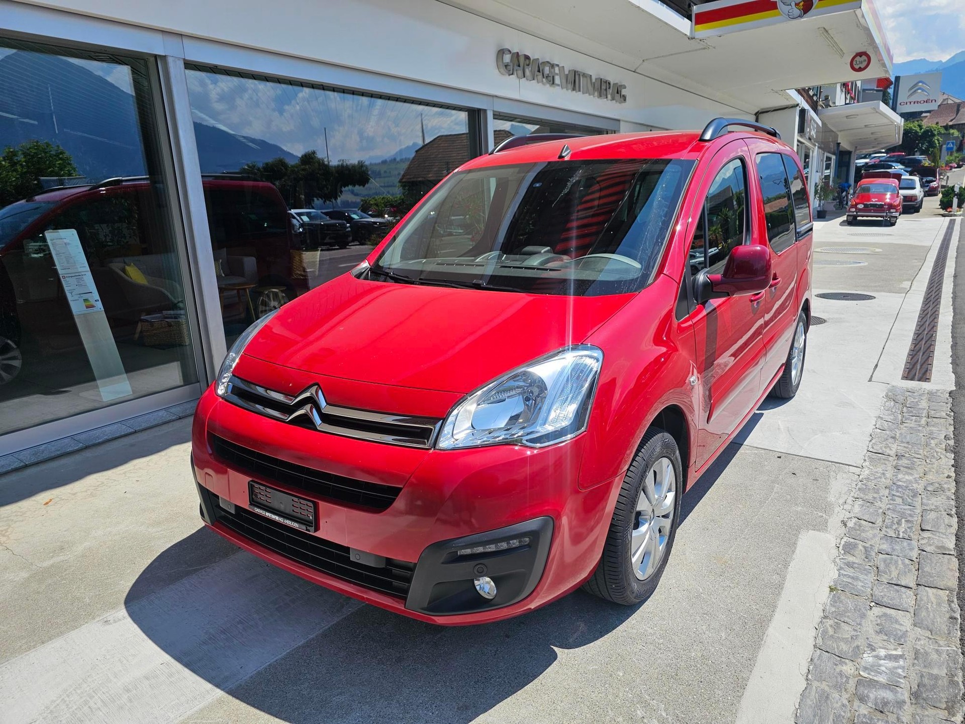 CITROEN Berlingo 1.6i BlueHDi Shine ETG-image-0