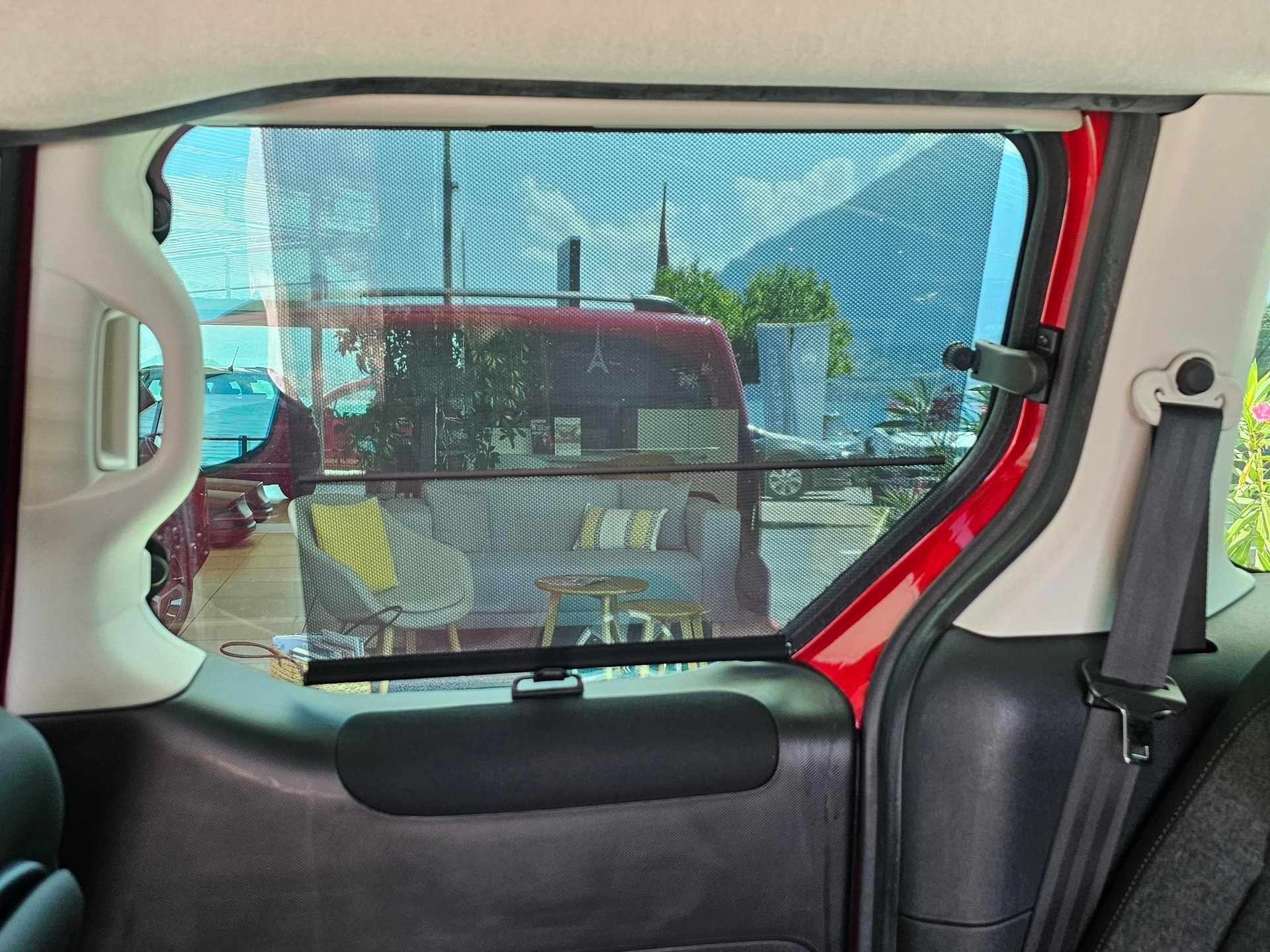CITROEN Berlingo 1.6i BlueHDi Shine ETG-image-12