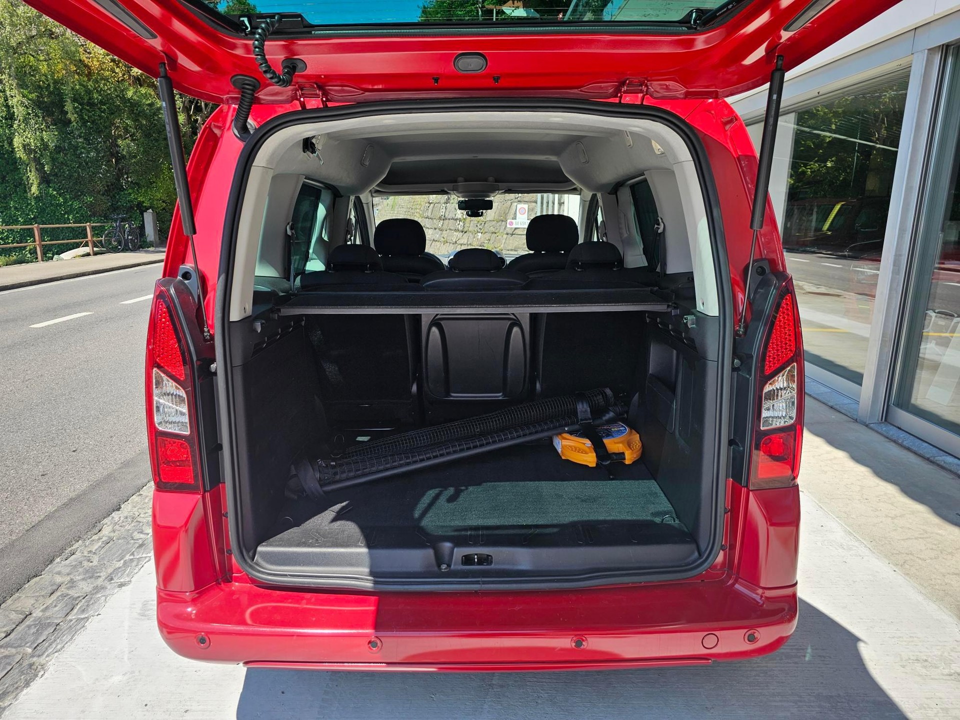 CITROEN Berlingo 1.6i BlueHDi Shine ETG-image-14