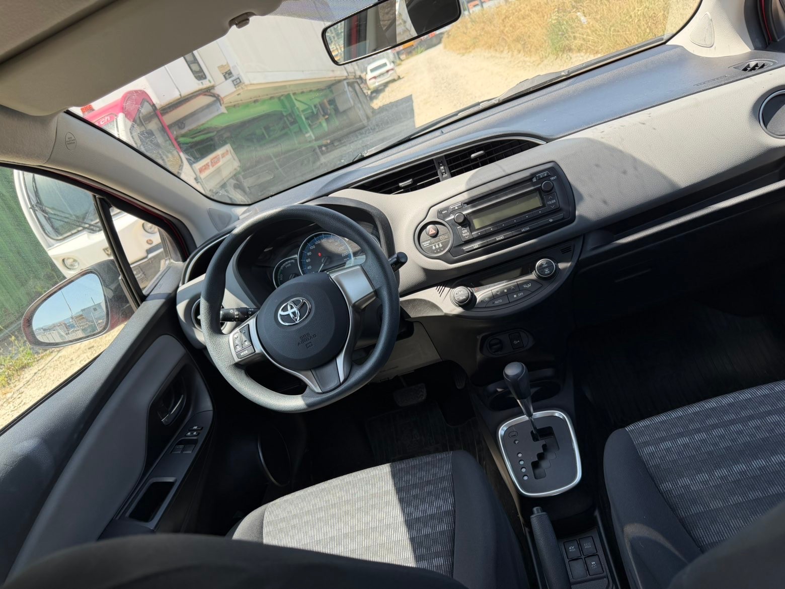 TOYOTA Yaris 1.5 VVT-i Hybrid Luna e-CVT-image-3