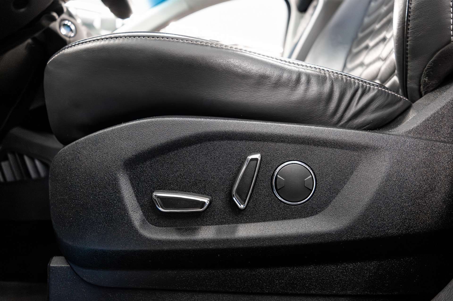 FORD Edge 2.0 TDCi Vignale 4WD PowerShift-image-11