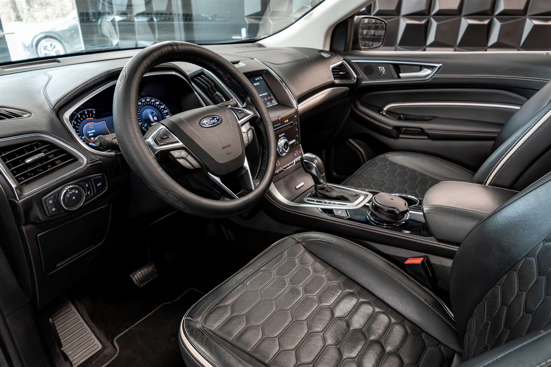 FORD Edge 2.0 TDCi Vignale 4WD PowerShift-image-12