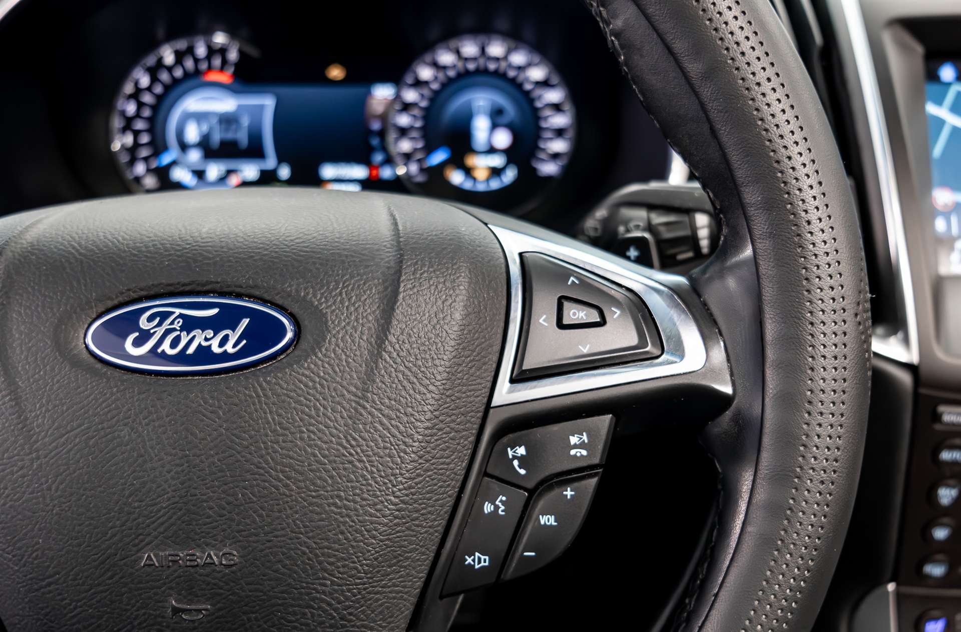 FORD Edge 2.0 TDCi Vignale 4WD PowerShift-image-9