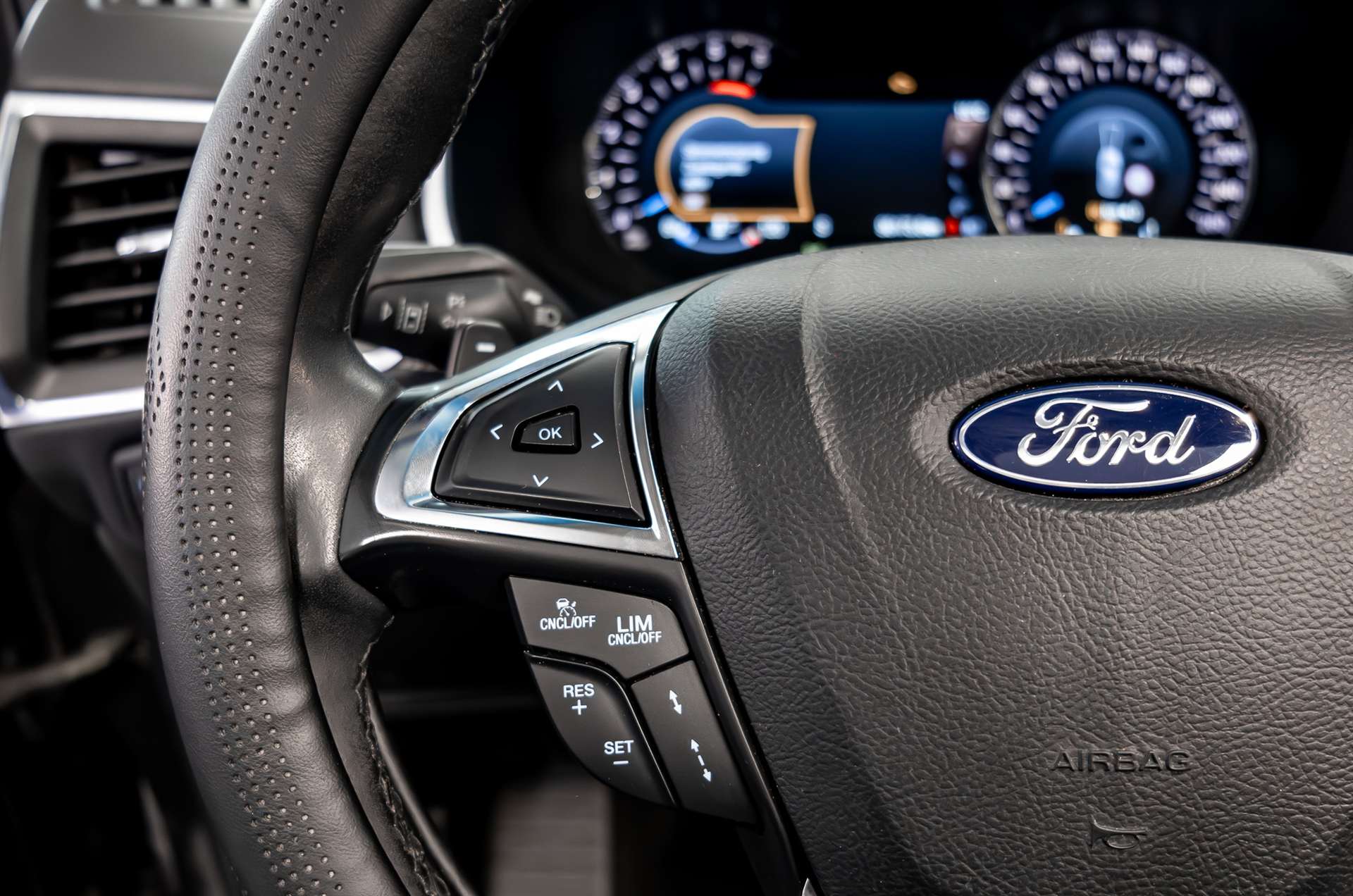 FORD Edge 2.0 TDCi Vignale 4WD PowerShift-image-8