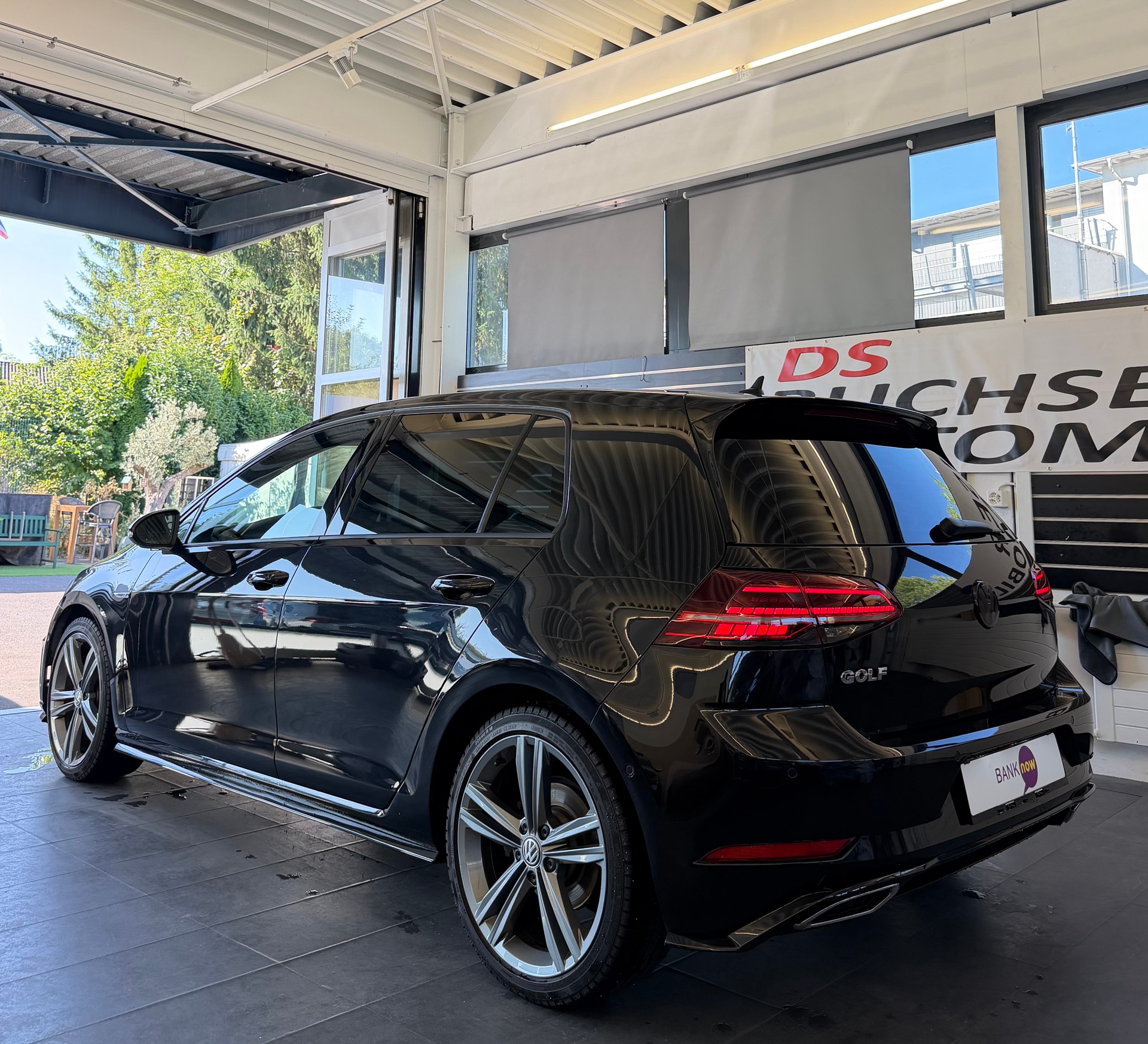 VW Golf VII 1.5 TSI 150 Highline R-Line DSG-image-3