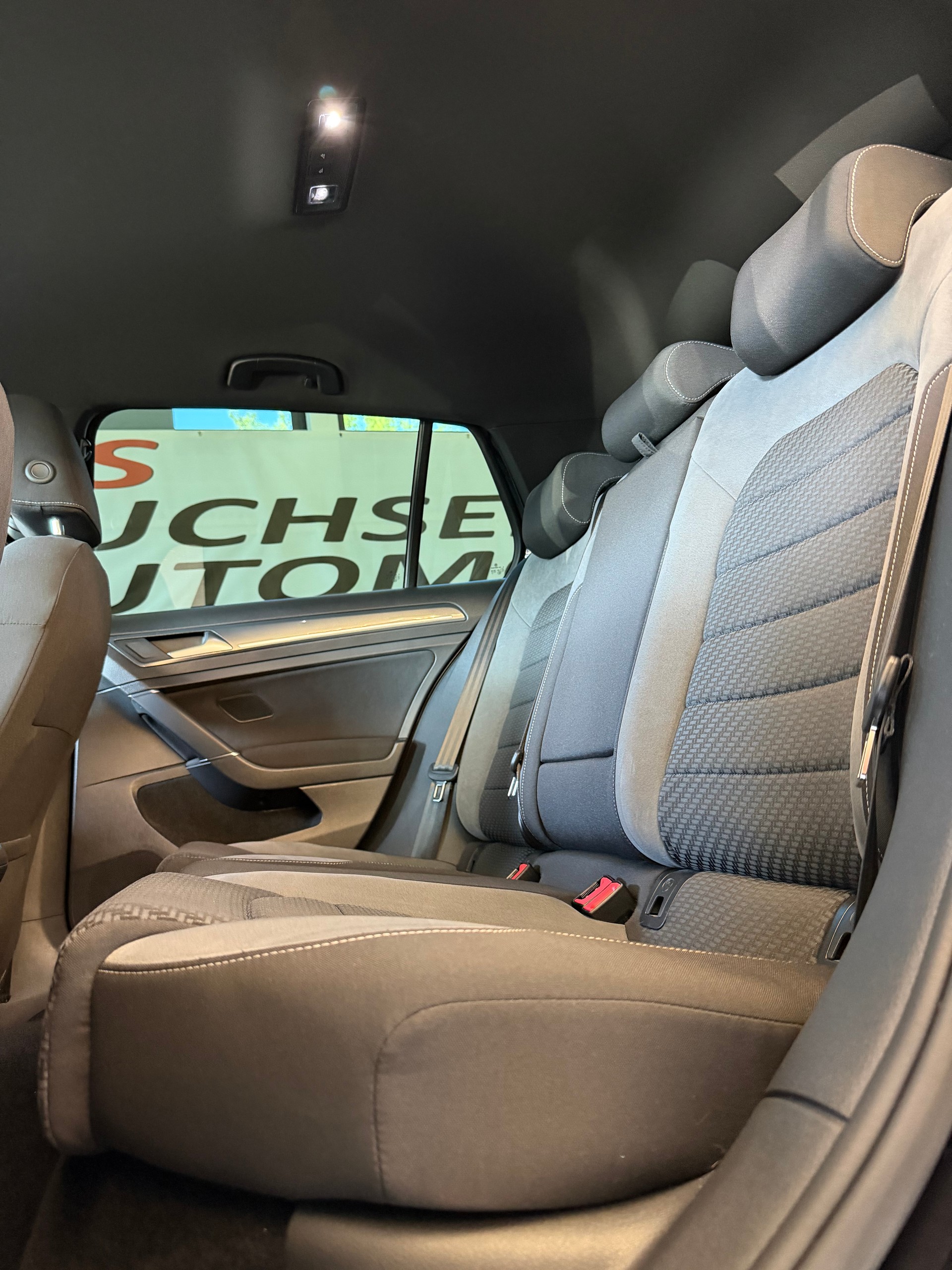 VW Golf VII 1.5 TSI 150 Highline R-Line DSG-image-7