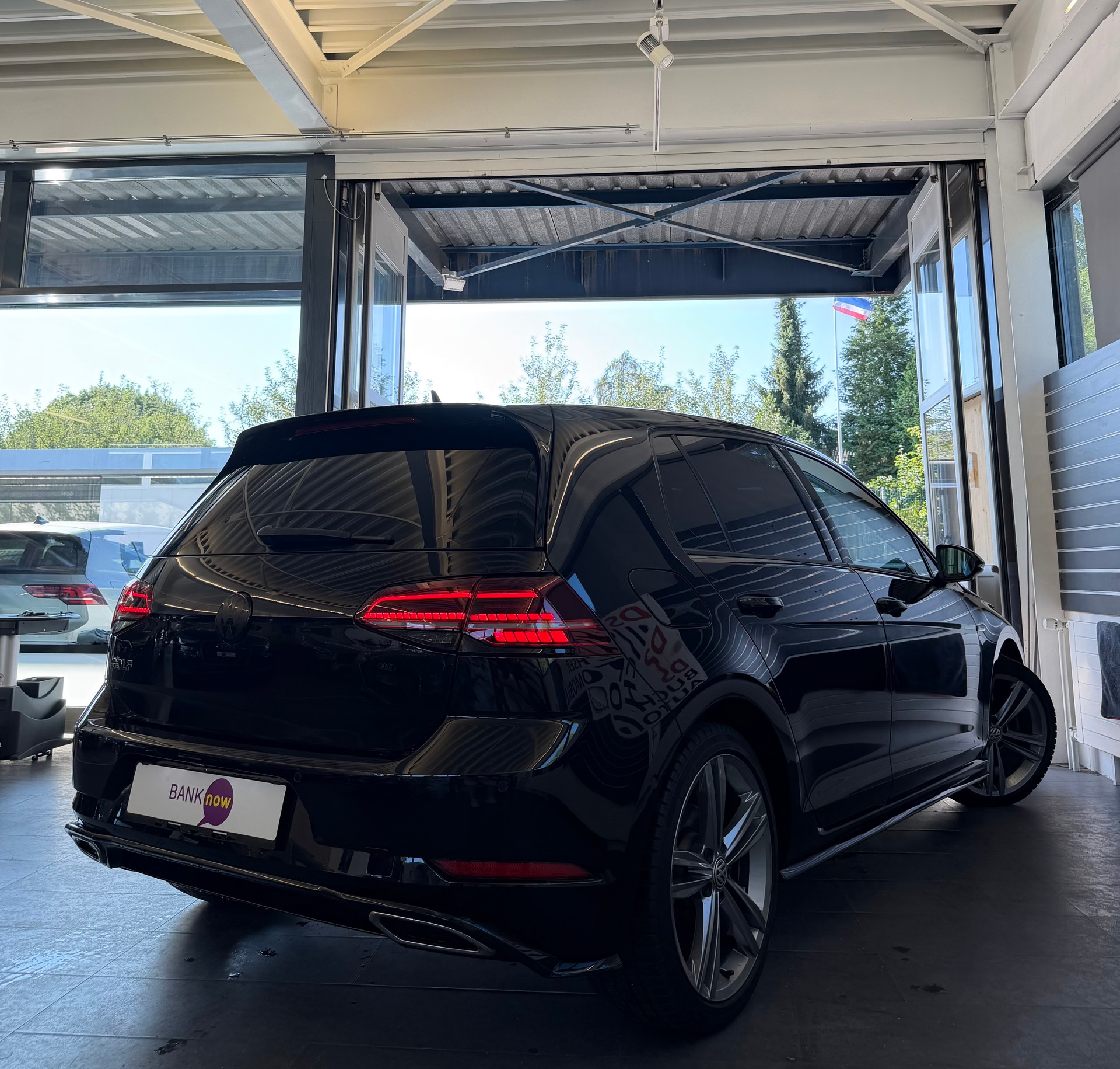 VW Golf VII 1.5 TSI 150 Highline R-Line DSG-image-4