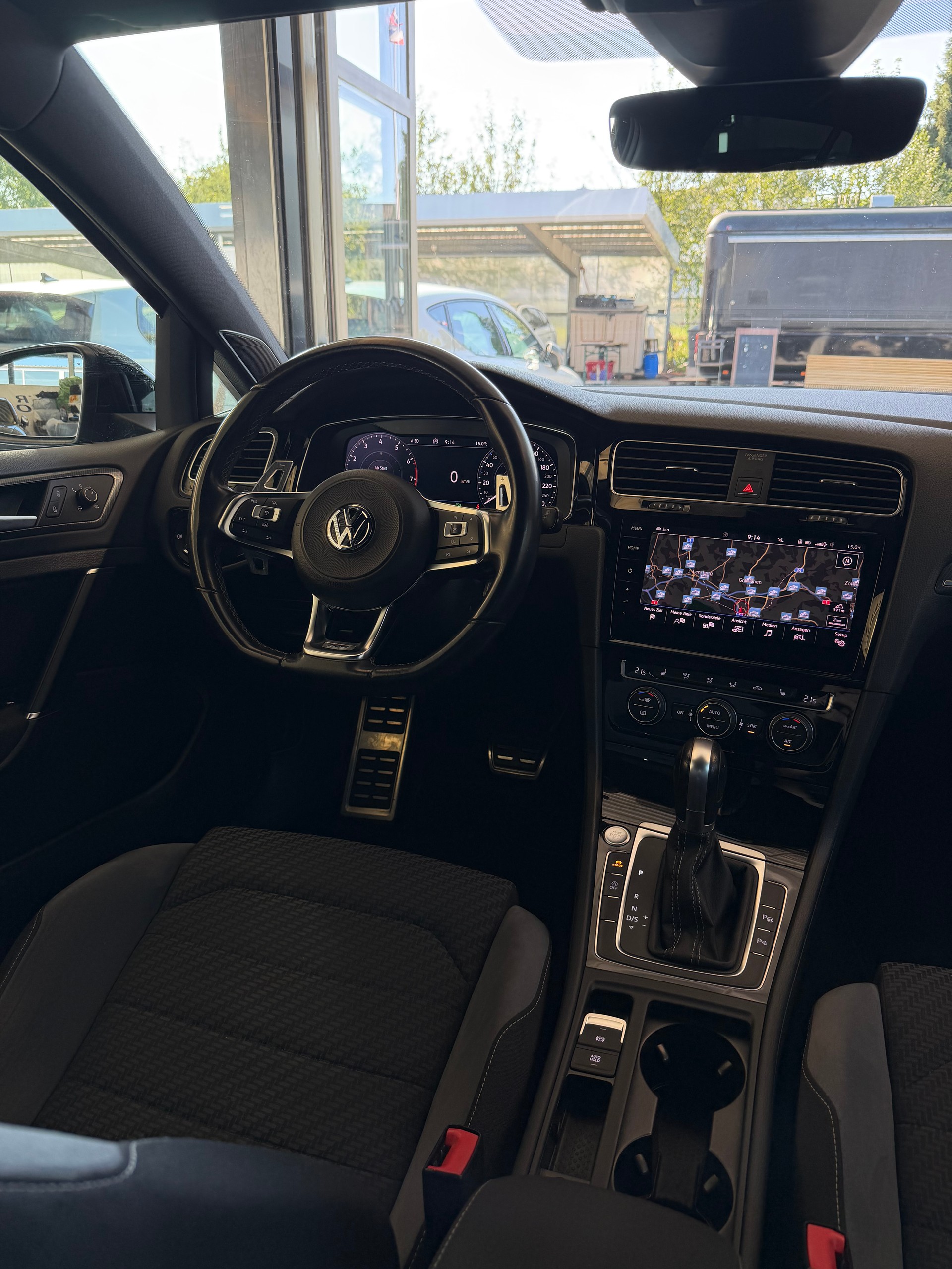 VW Golf VII 1.5 TSI 150 Highline R-Line DSG-image-9