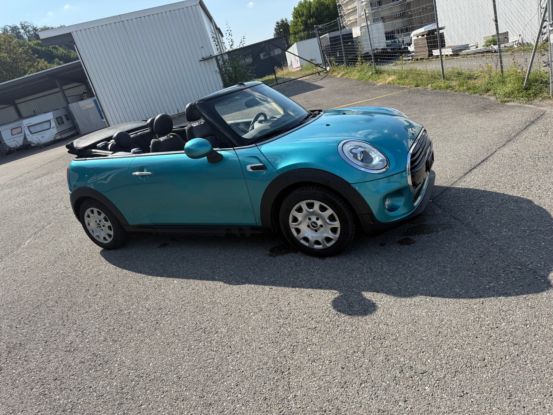 MINI Cooper Cabriolet-image-1