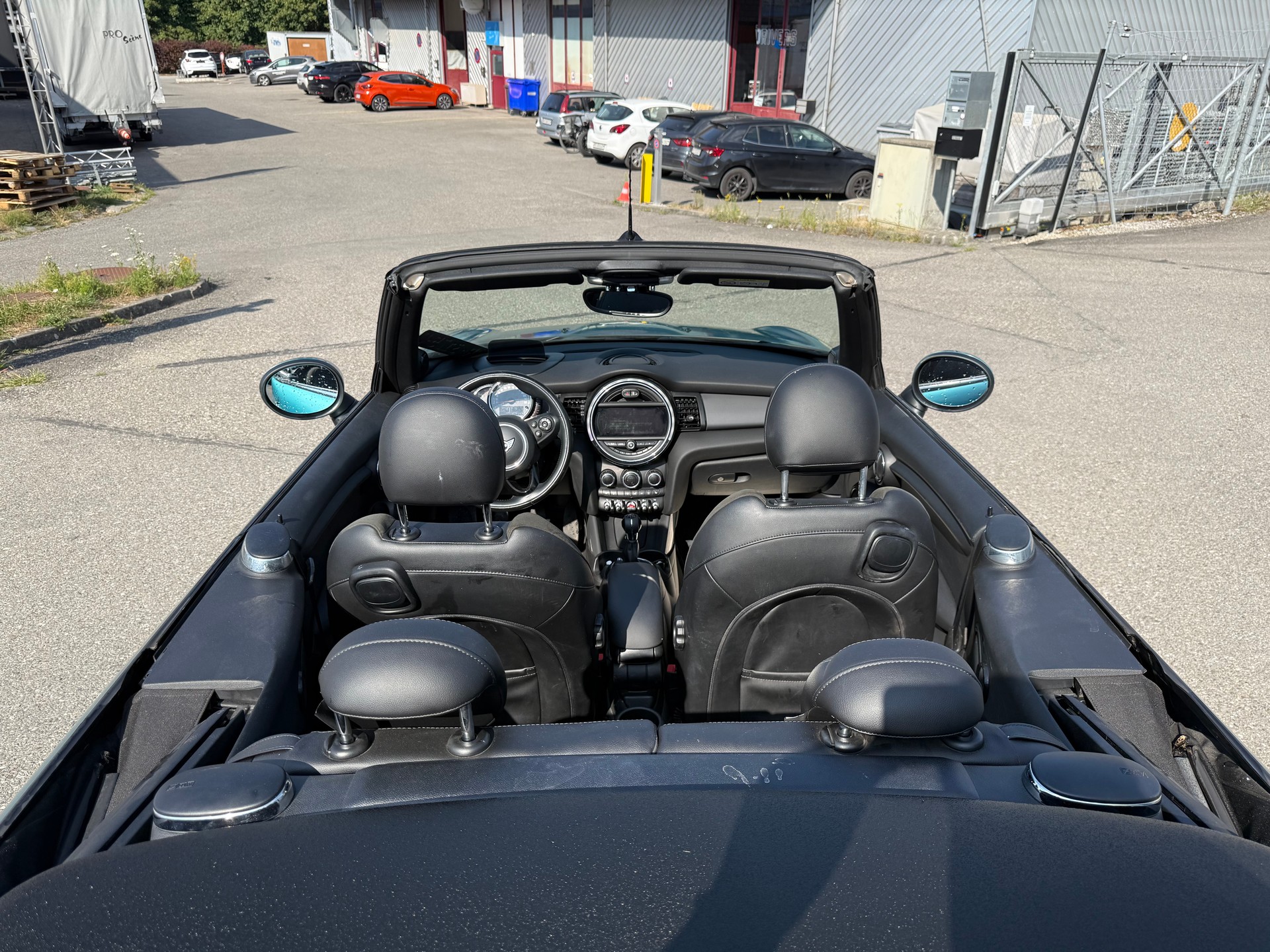 MINI Cooper Cabriolet-image-3