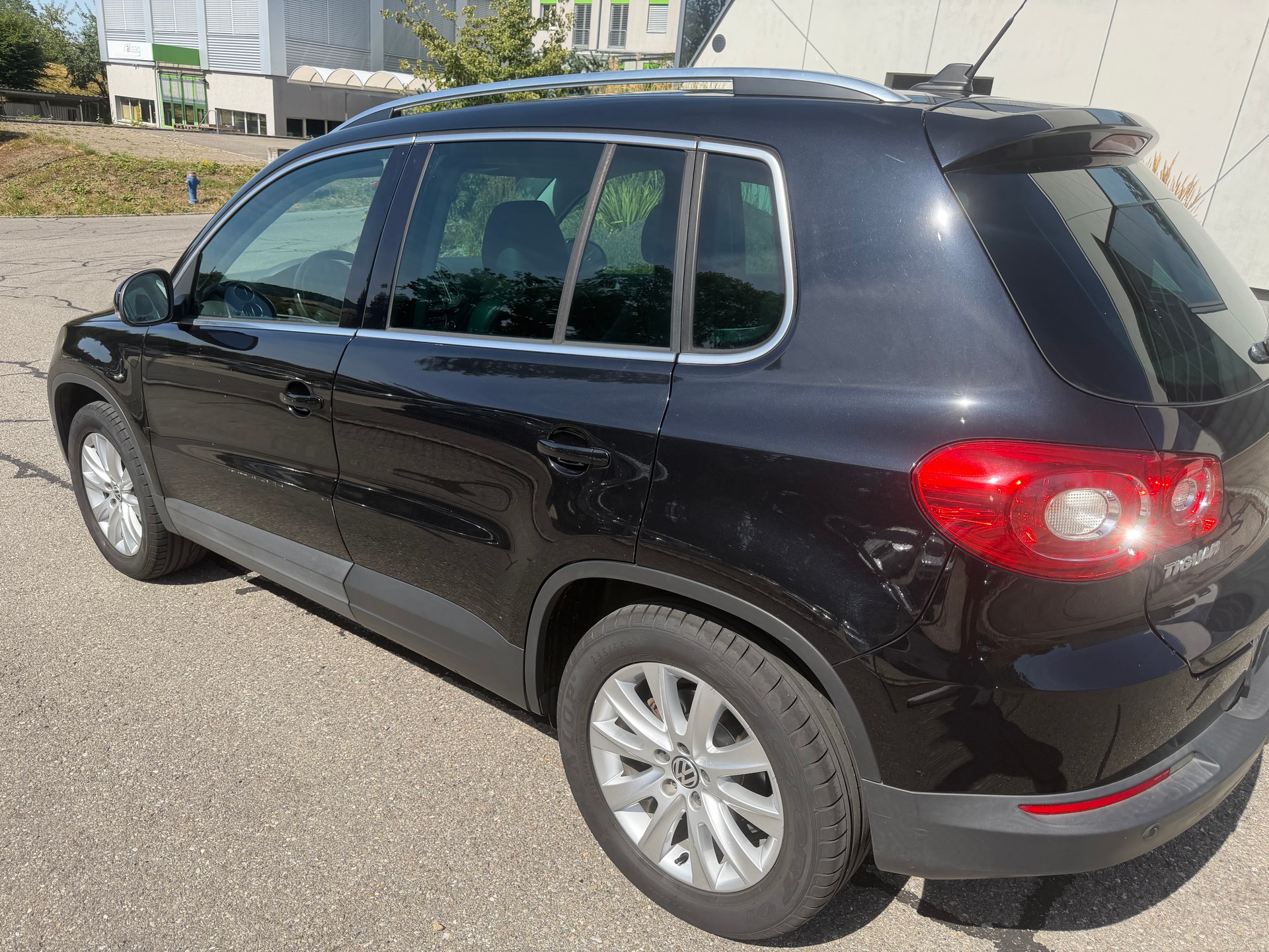 VW Tiguan 2.0 TDI Sport&Style-image-3